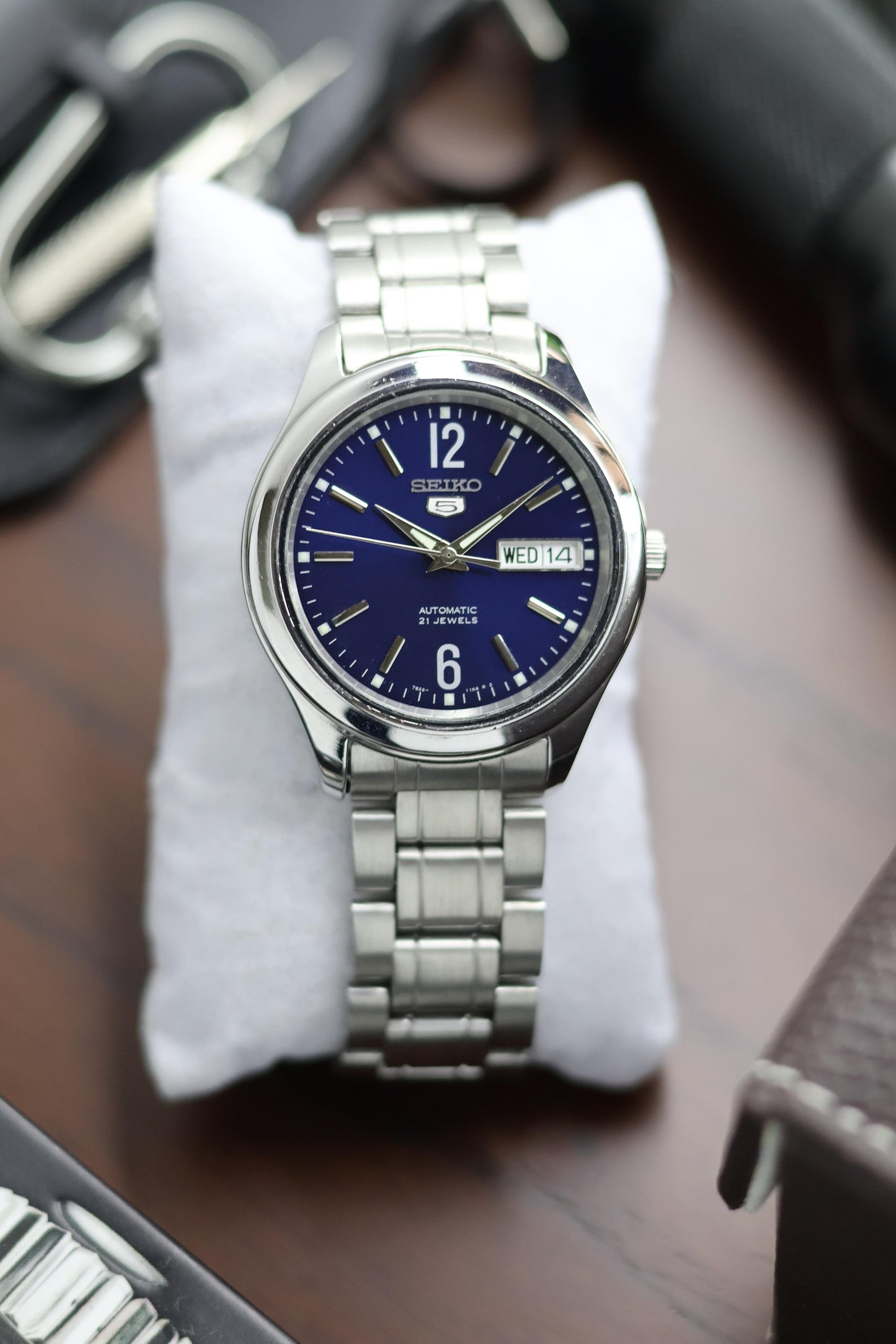 Seiko 5 Blue Sunburst Dial with Glass Back - Automatic Watch (Pre Owned)