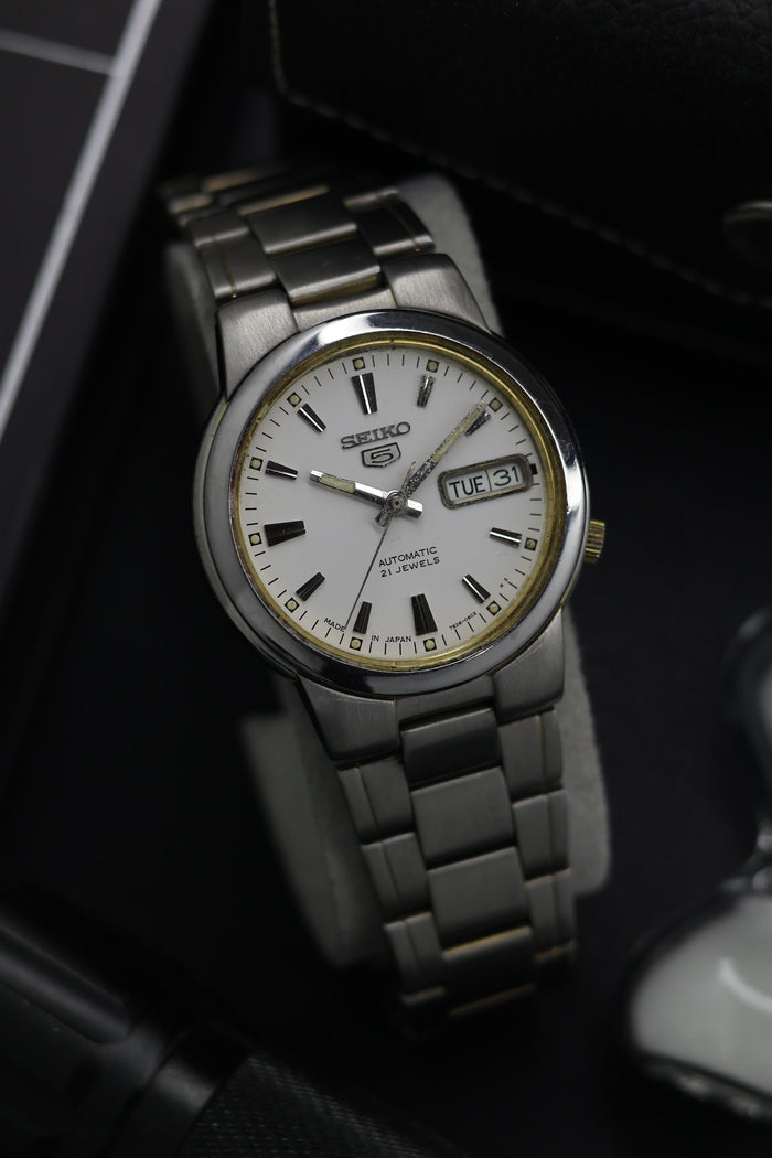 (Super Rare) Seiko 5 White Dial with Glass Back - Automatic Vintage Watch (Pre Owned) - SE862