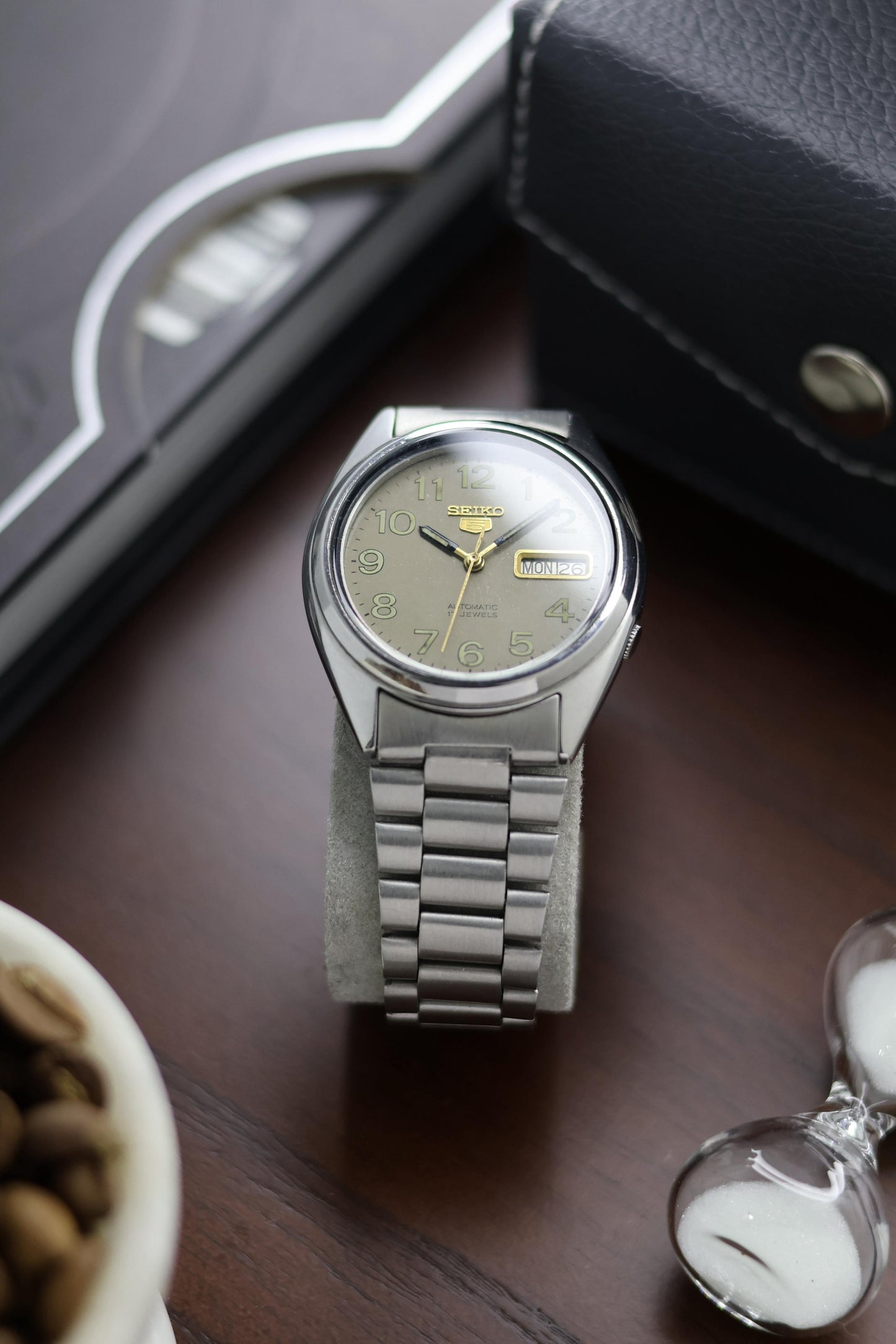 (Super Rare) 1984 Seiko 5 Grey Field Dial - Automatic Vintage Watch (Pre Owned) - SE463