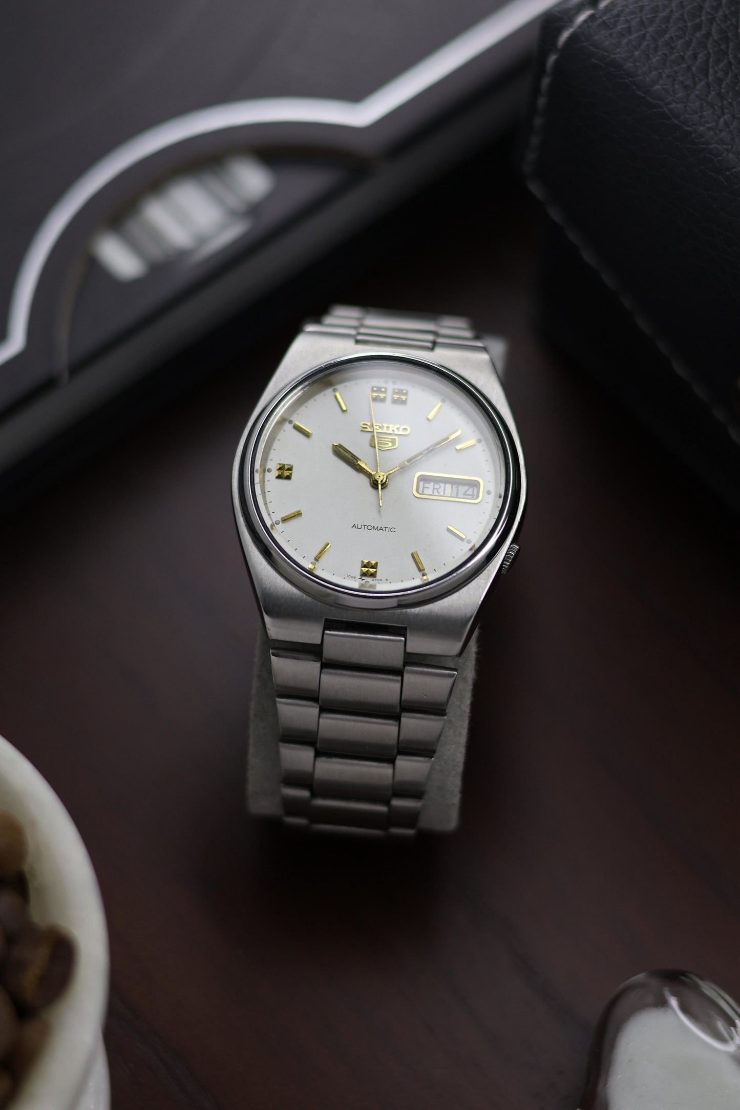 1989 Seiko 5 White Dial - Automatic Vintage Watch (Pre Owned) - A359