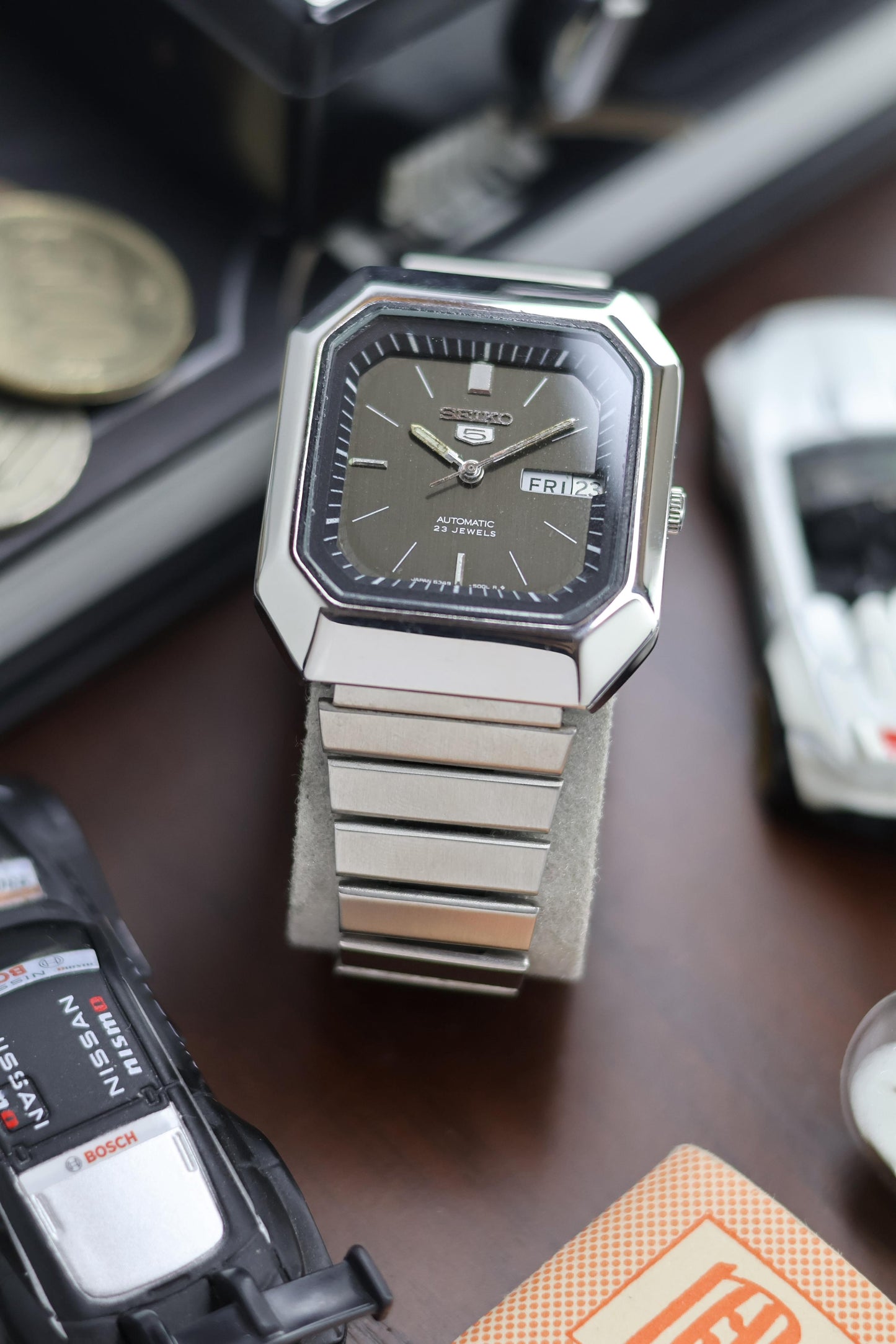 (Super Rare) 1980 Seiko 5 Grey TV Dial - Automatic Vintage Watch (Pre Owned) - SE510