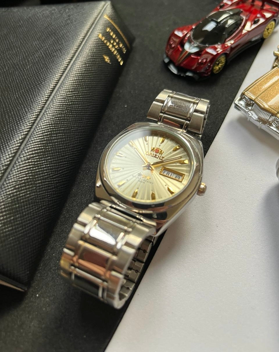 Orient Tri-star Crystal Sunray Champagne Dial (Pre-owned)