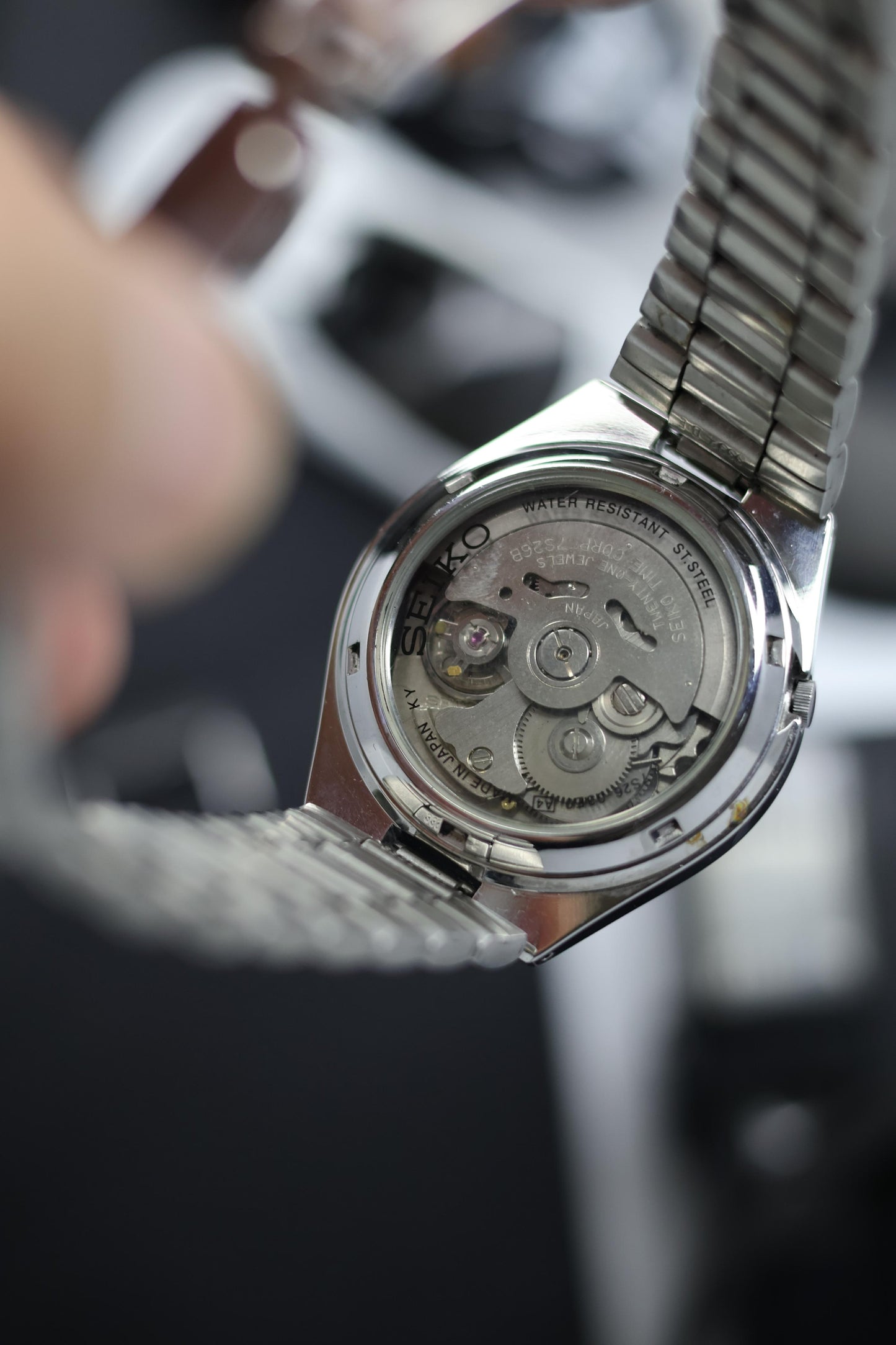 Seiko 5 Silver Motif Dial with Glass Back (Pre Owned)