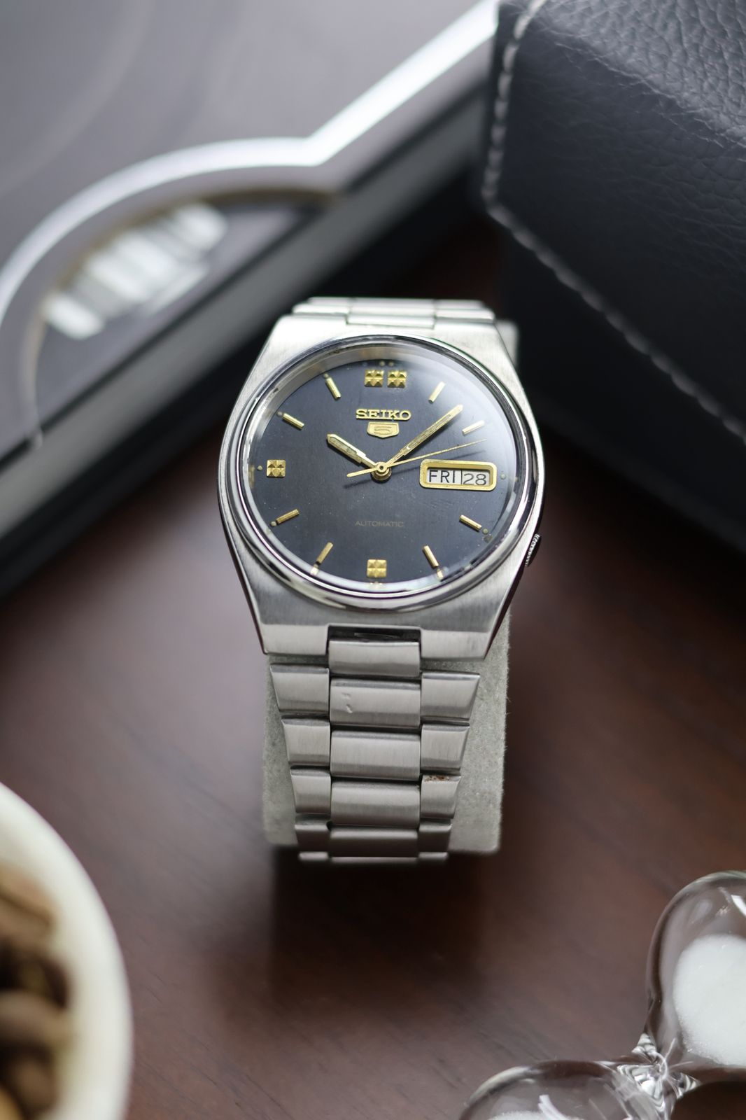 1984 Seiko 5 Black Dial - Automatic Vintage Watch (Pre Owned) - SE428
