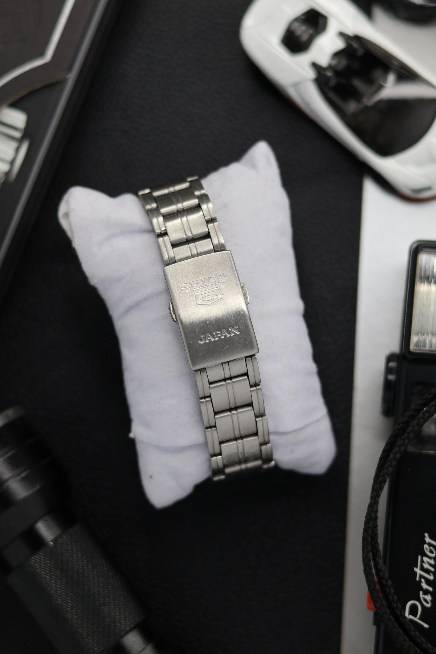 Seiko 5 White ‘Explorer’ Dial with Glass Back (Pre Owned)
