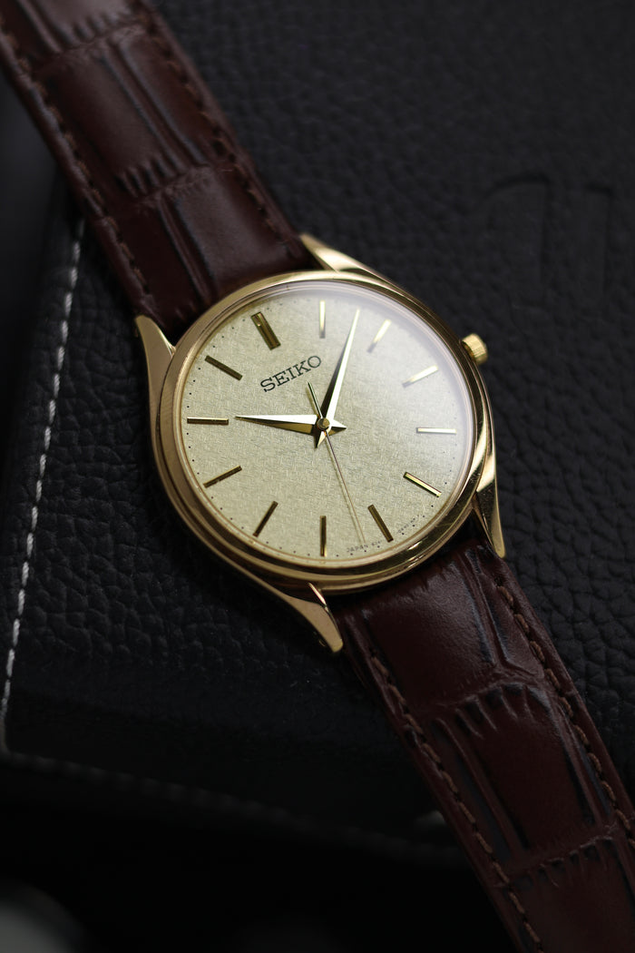 (JDM - Extremely Rare) Seiko Quartz Champagne Kira-Zuri Snowflake Dial - Quartz Vintage Watch (Pre Owned) - SE494