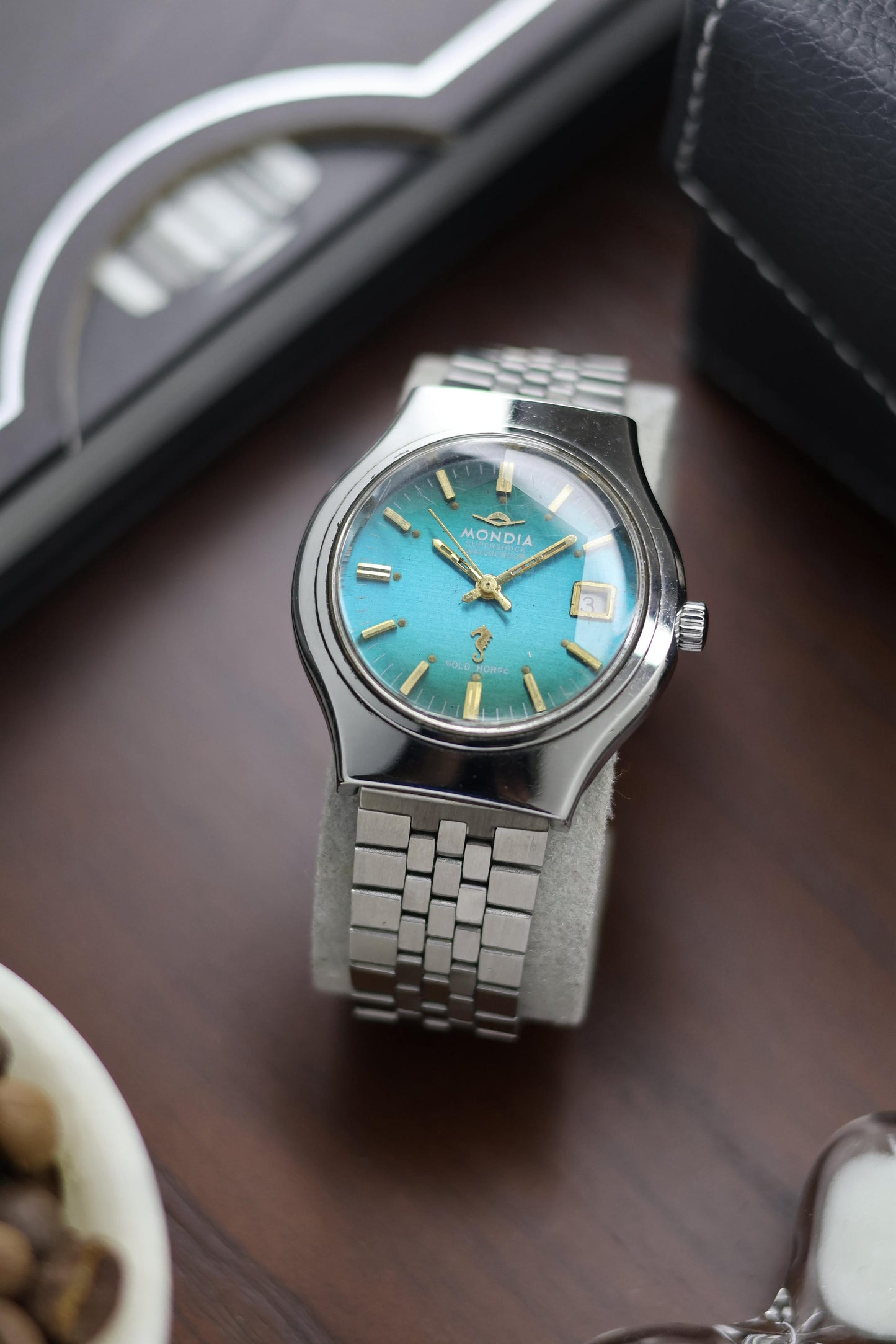 (Super Rare) Mondia GOLD HORSE Blue Dial - Swiss Vintage Watch (Pre Owned) - A338