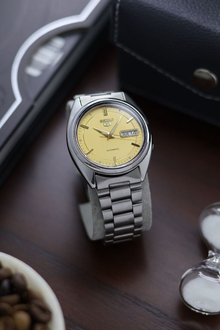 Seiko 5 Yellow Motif Dial with Glass Back - Automatic Vintage Watch (Pre Owned) - A171