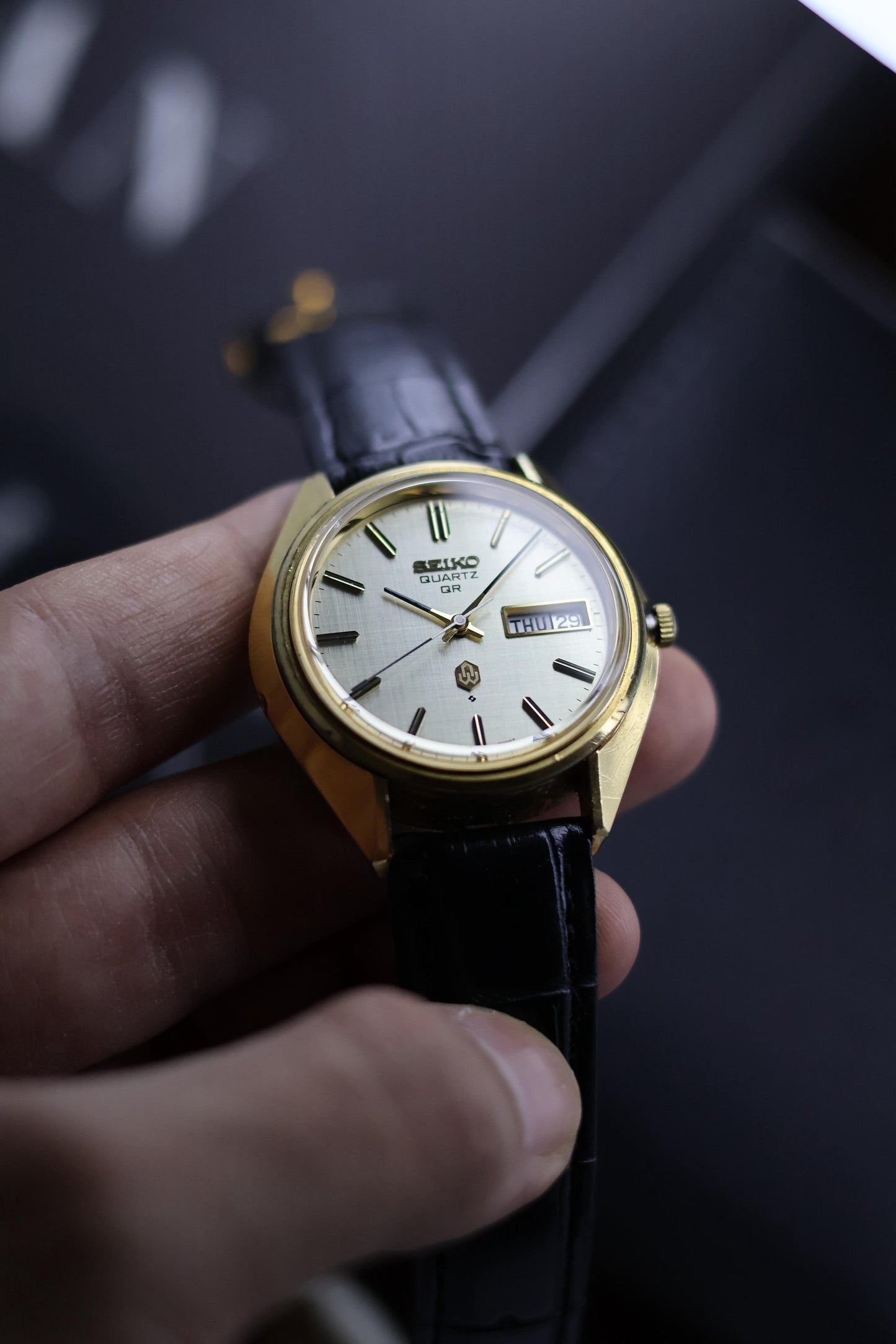 (JDM - Extremely Rare) 1983 Seiko QR Linen Dial with Gold Plated Case - Quartz Vintage Watch (Pre Owned) - A230
