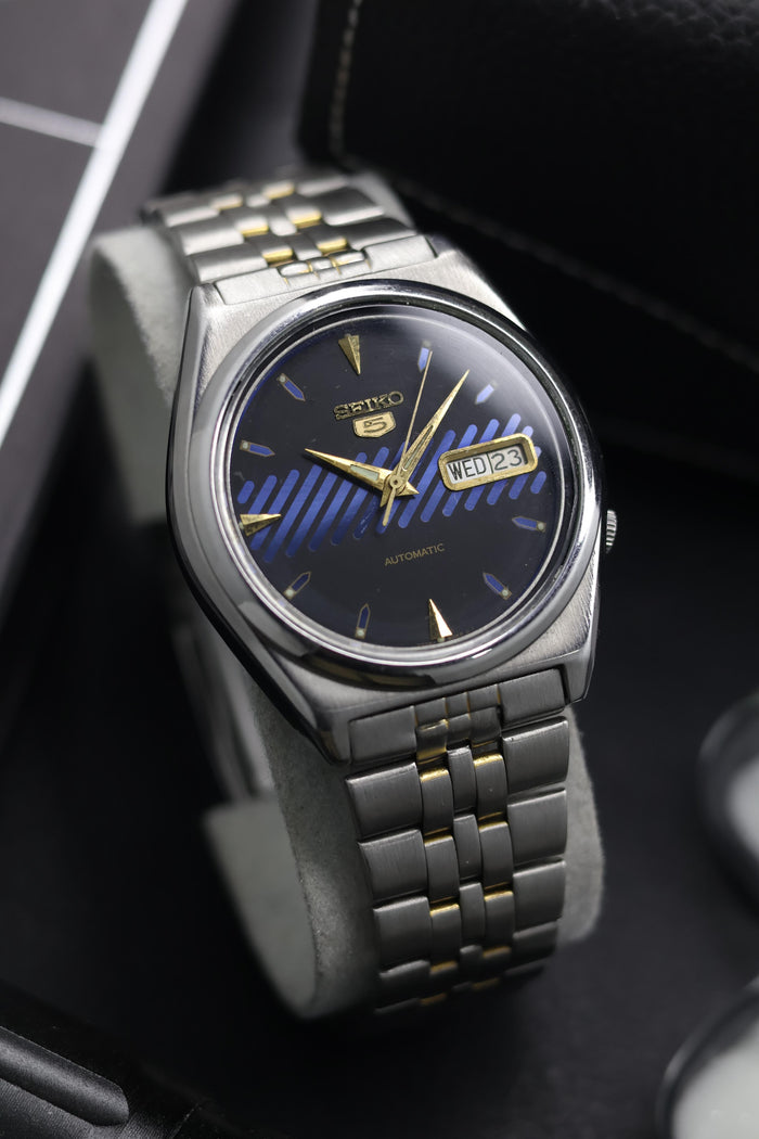 (Super Rare) 1981 Seiko 5 Blue Motif Dial - Automatic Vintage Watch (Pre Owned) - SE820