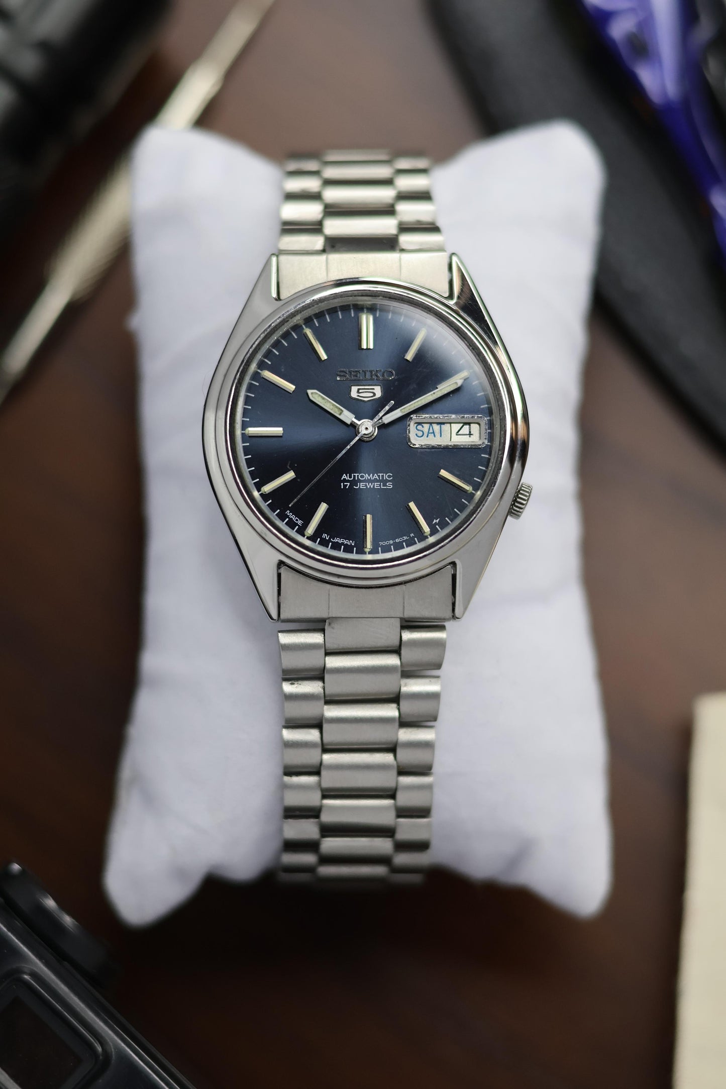 1981 Seiko 5 Blue Sunray Dial (Pre Owned)