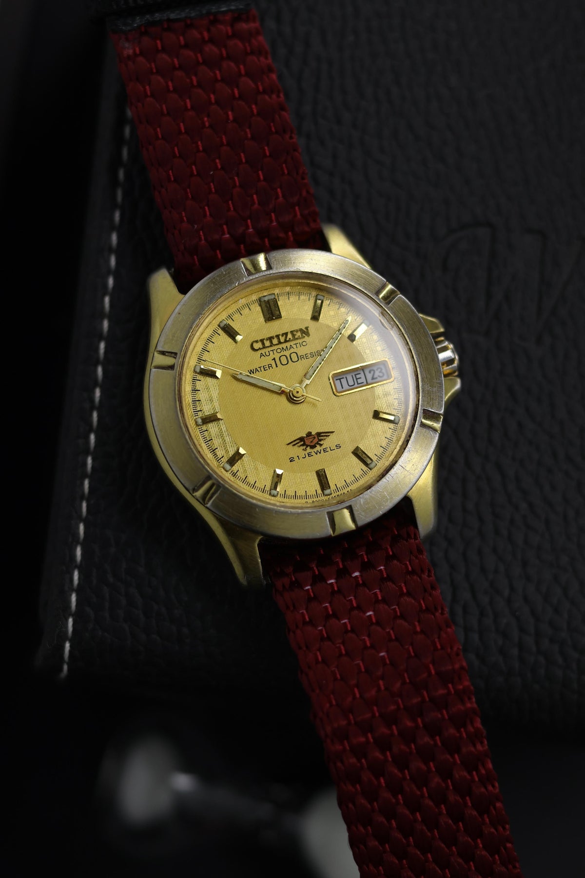 (Super Rare) Citizen Eagle 7 Champagne Dial with Glass Back - Automatic Vintage Watch (Pre Owned) - SE787