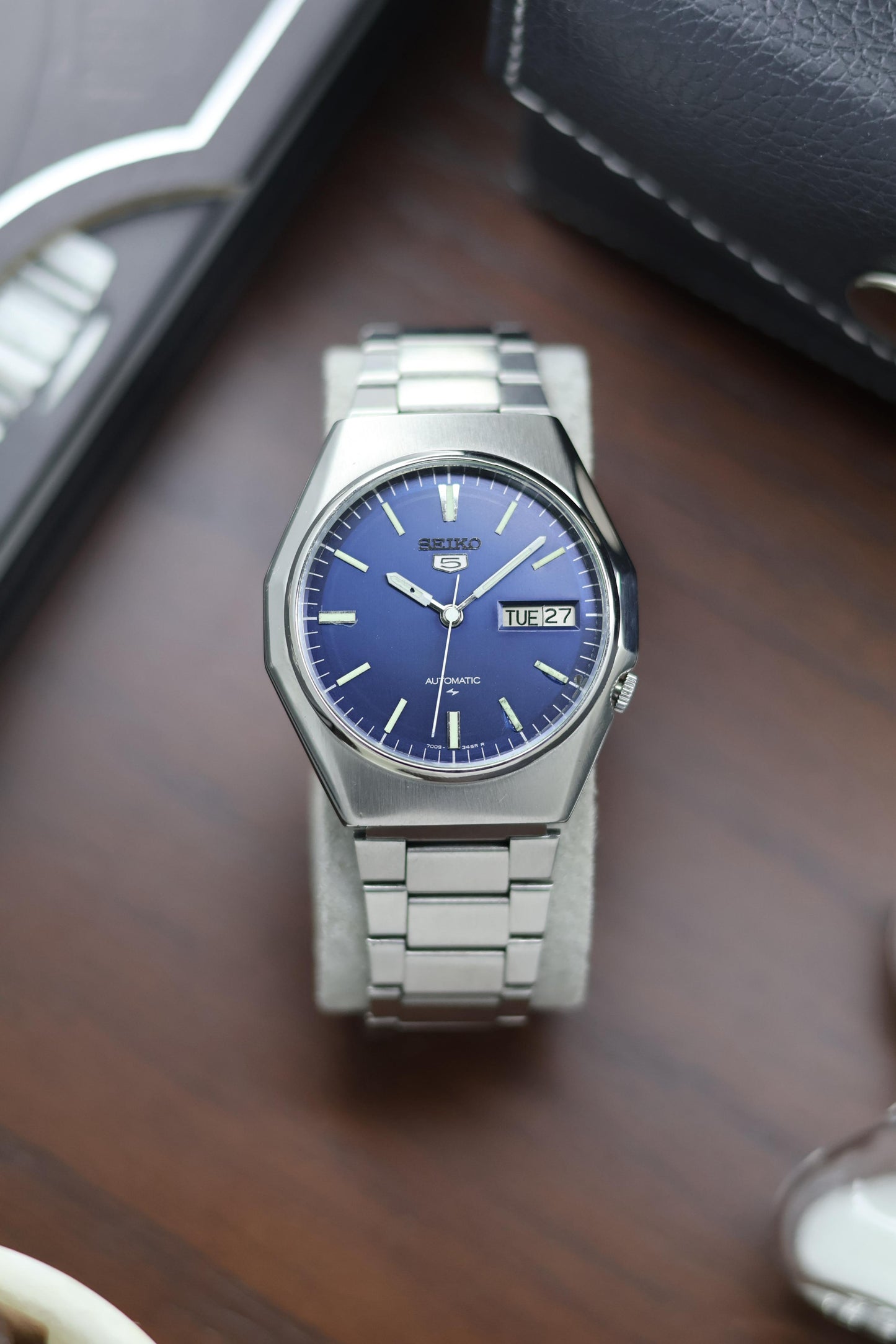 (Super Rare) 1982 Seiko 5 Blue Dial - Automatic Vintage Watch (Pre Owned) - A356