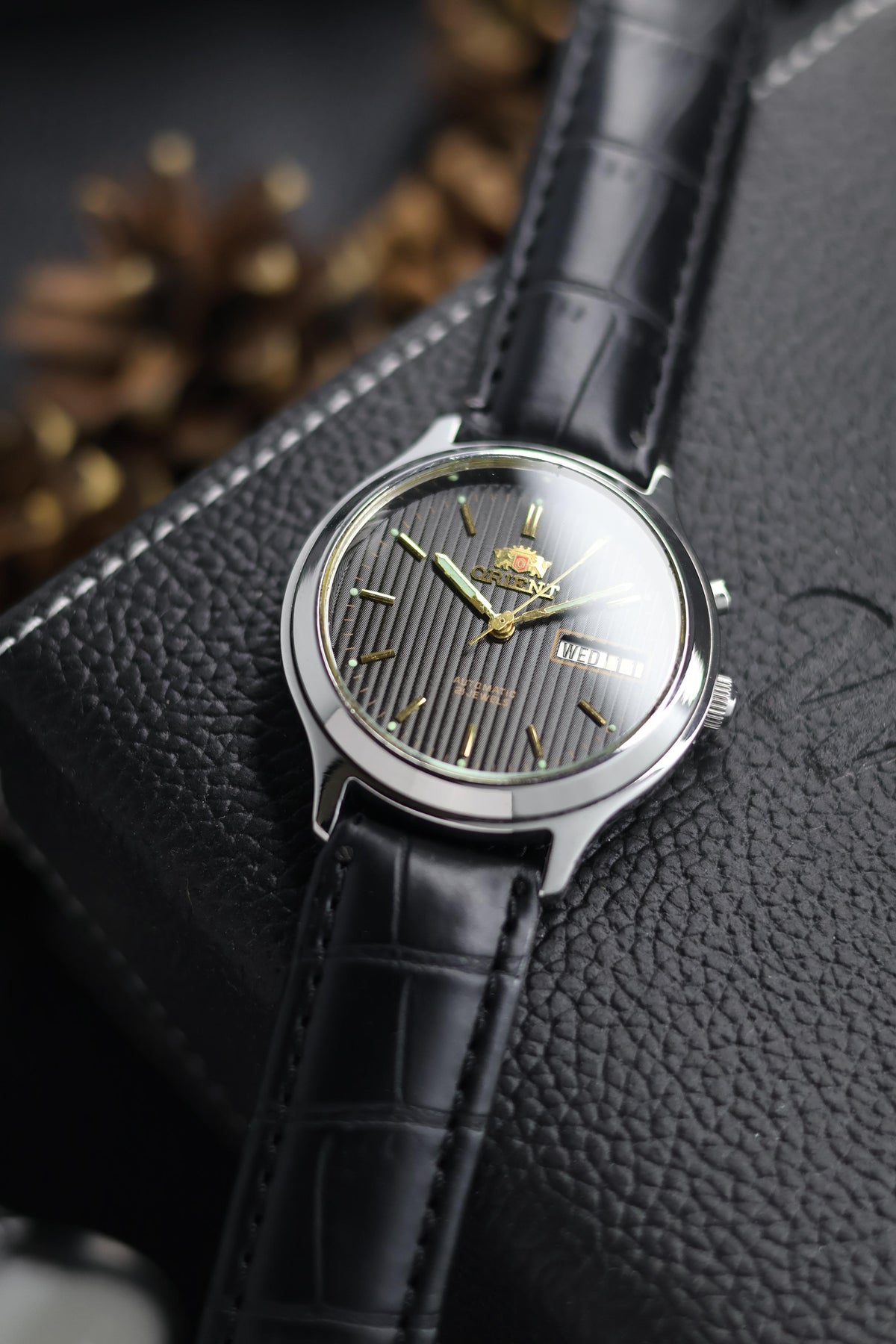 (Super Rare) Orient Tri-Star Crystal Black Motif Dial - Automatic Vintage Watch (Pre Owned) - SE656