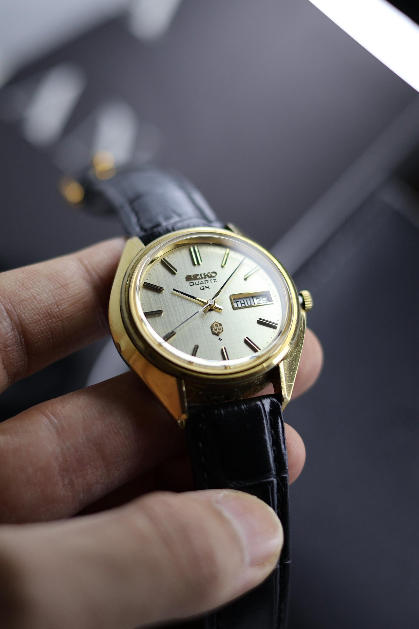 (JDM - Extremely Rare) 1983 Seiko QR Linen Dial with Gold Plated Case - Quartz Vintage Watch (Pre Owned) - A230