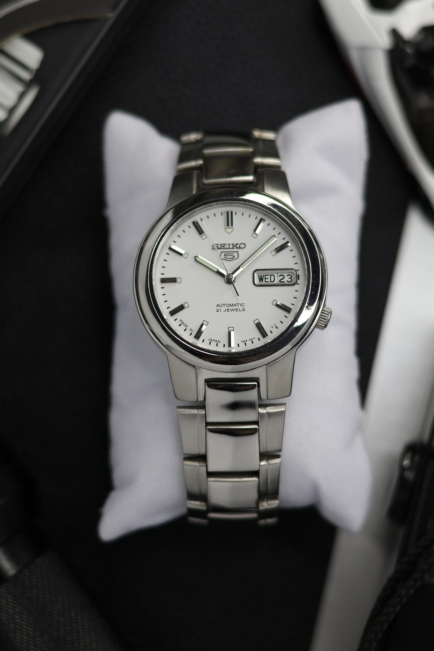 Seiko 5 White Dial with Glass Back (Pre Owned)