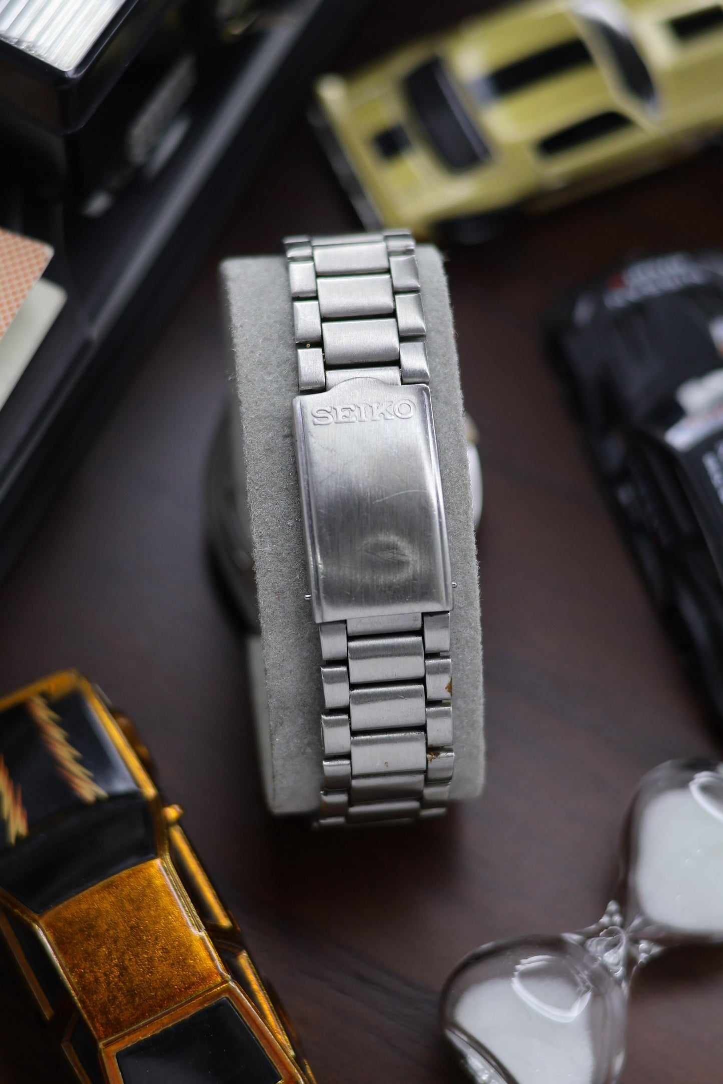 (Super Rare) Seiko 5 SNXG53 Black Guilloche Dial with Glass Back - Automatic Vintage Watch (Pre Owned) - SE497