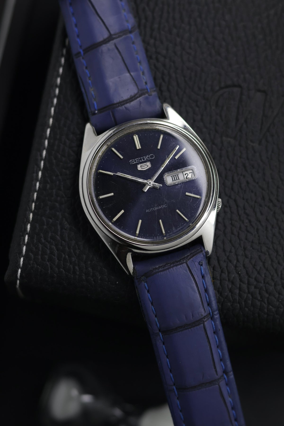 (Super Rare) 1981 Seiko 5 Blue Sunray Dial - Automatic Vintage Watch (Pre Owned) - SE757