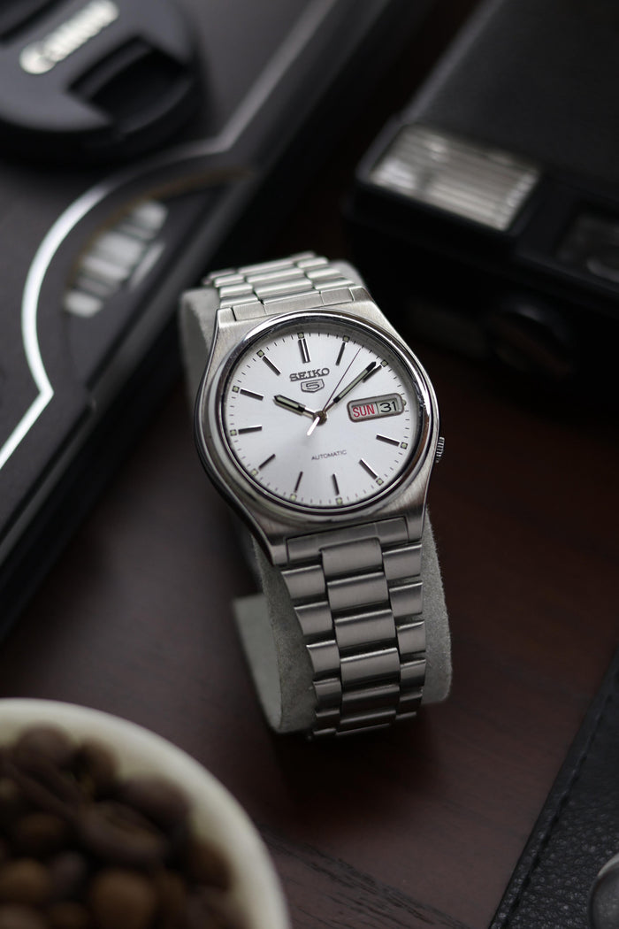 Seiko 5 Silver Sunray Dial - Automatic Vintage Watch (Pre Owned) - A228