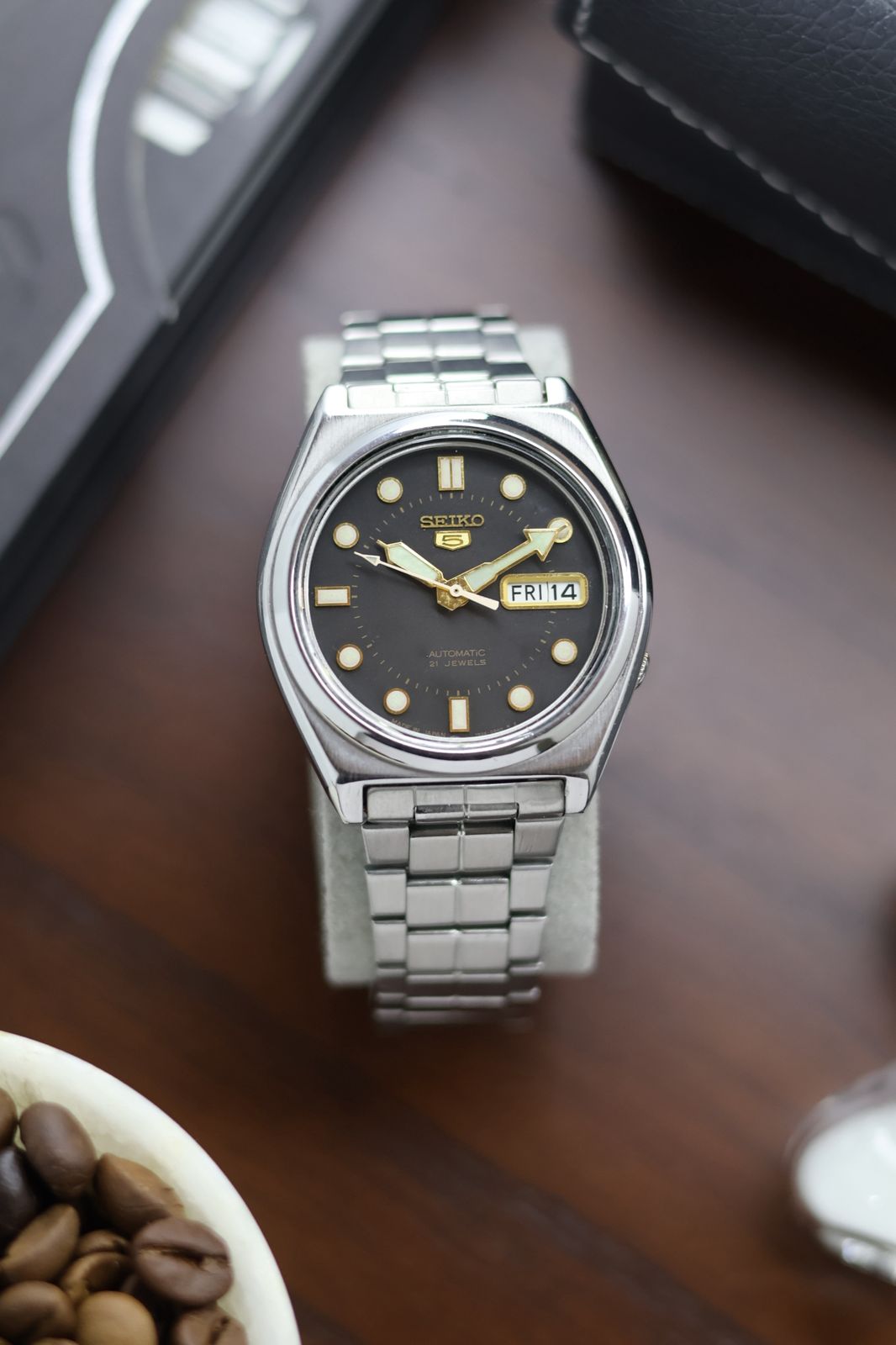Seiko 5 Black Dial with Glass Back - Automatic Vintage Watch (Pre Owned) - SE344