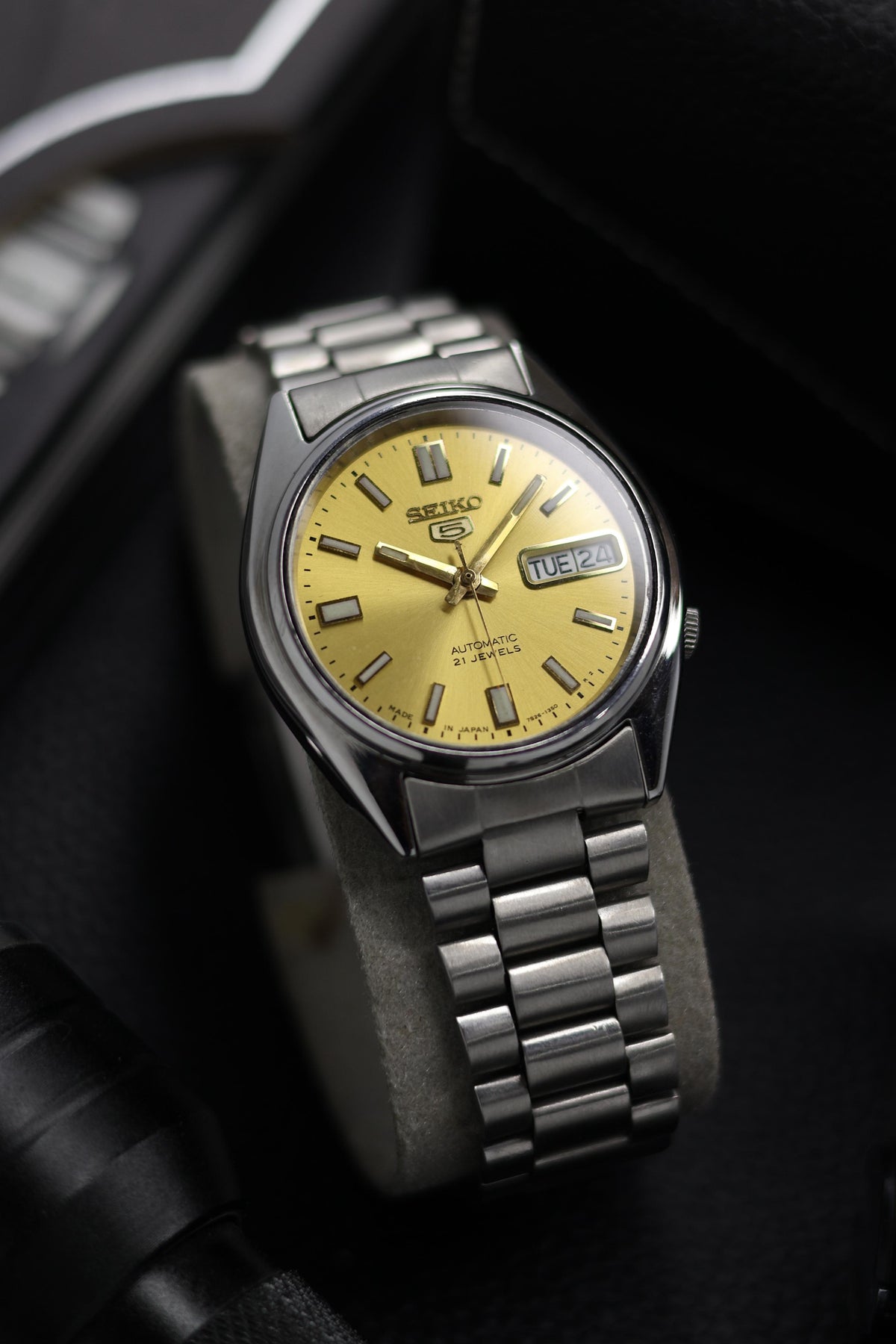 (Super Rare) 1997 Seiko 5 Gold Sunray Dial - Automatic Vintage Watch (Pre Owned) - SE634