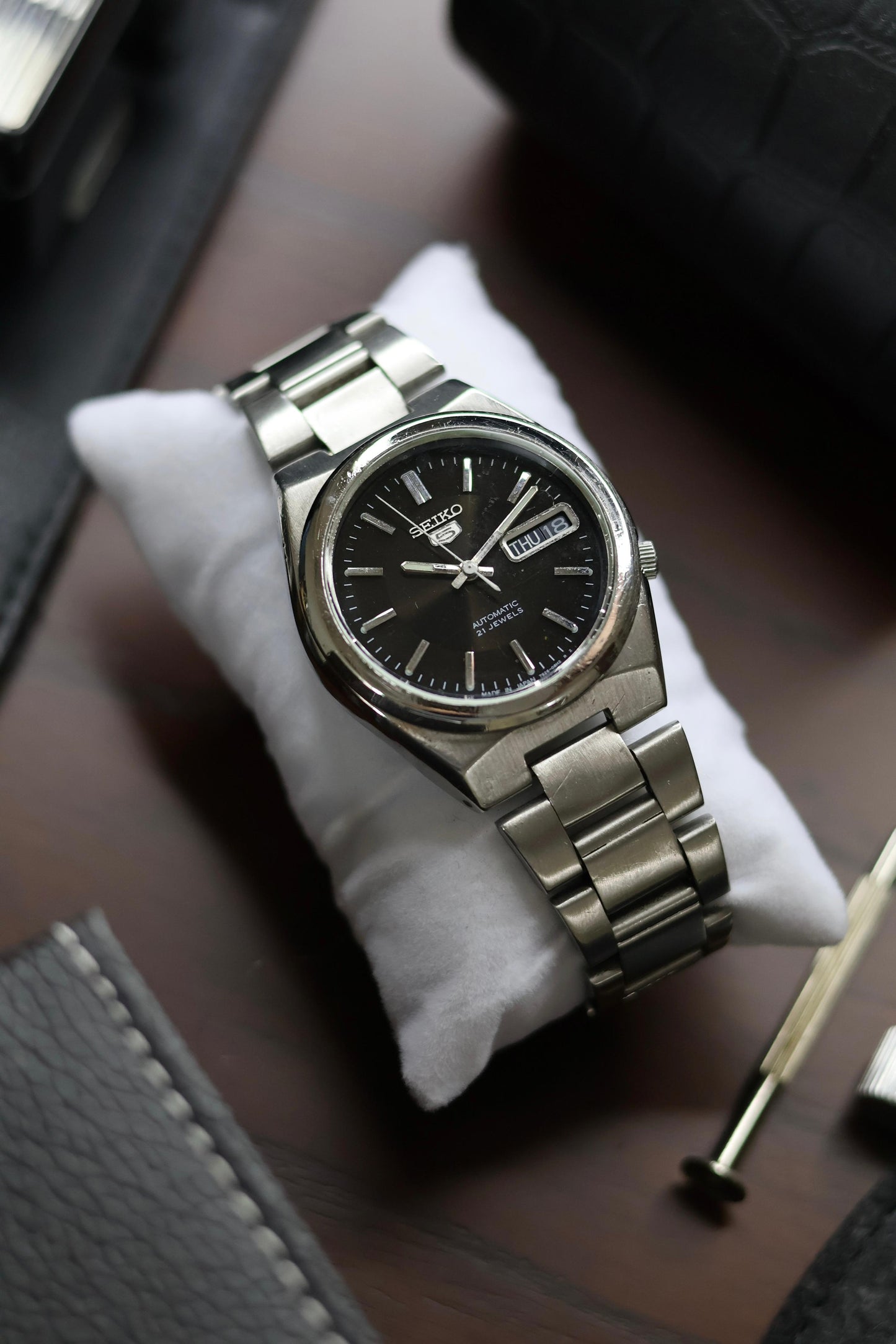 Seiko 5 Black Sunray Dial with Glass Back (Pre Owned)