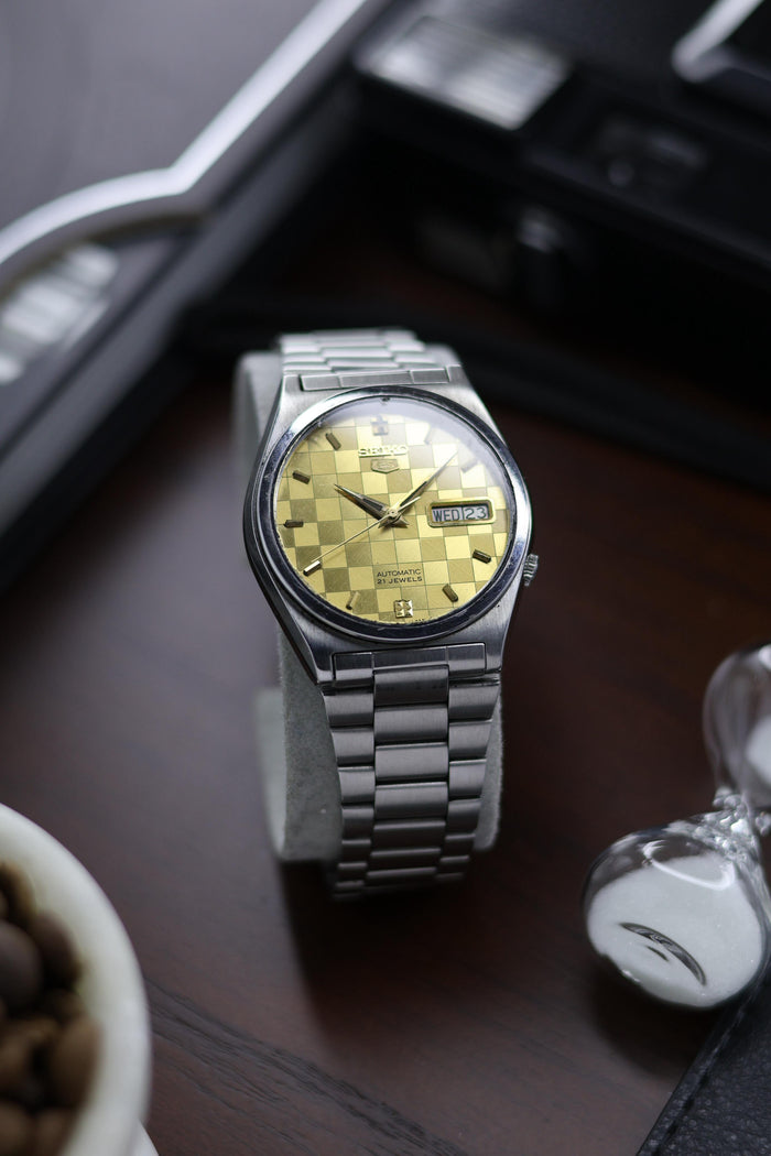1987 Seiko 5 Champagne Champagne Dial - Automatic Vintage Watch (Pre Owned) - A251
