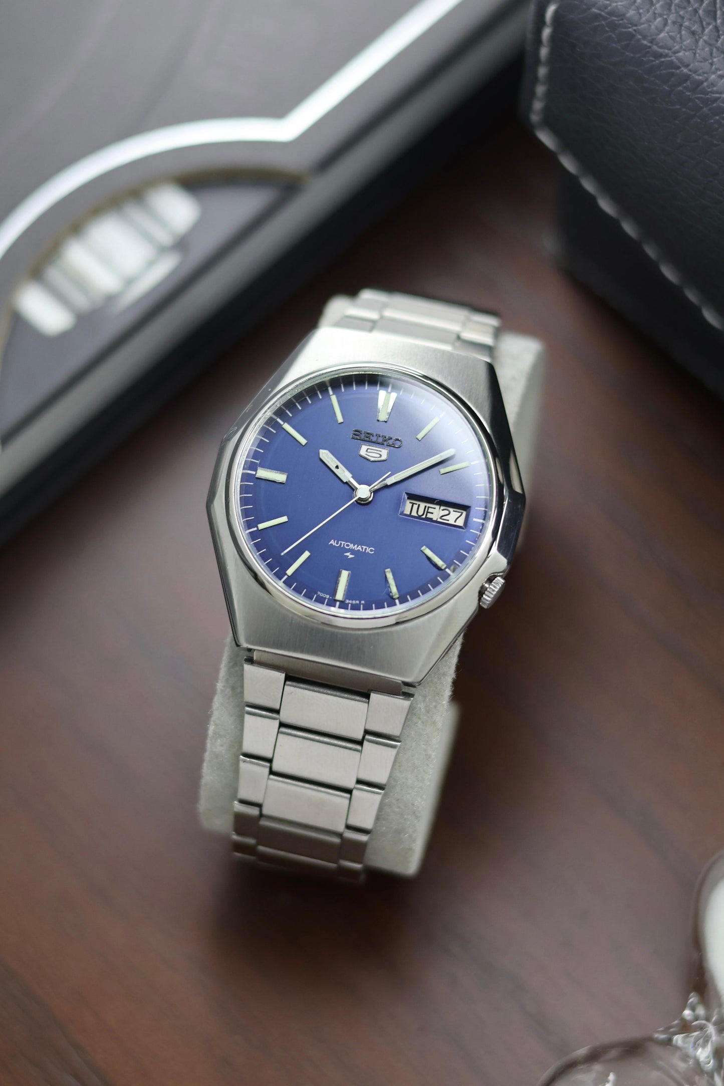 (Super Rare) 1982 Seiko 5 Blue Dial - Automatic Vintage Watch (Pre Owned) - A356