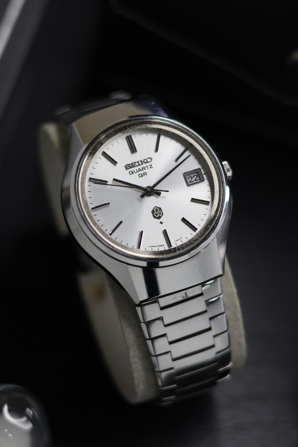 (JDM - Extremely Rare) 1974 Seiko QR Silver Sunray Dial - Quartz Vintage Watch (Pre Owned) - SE494