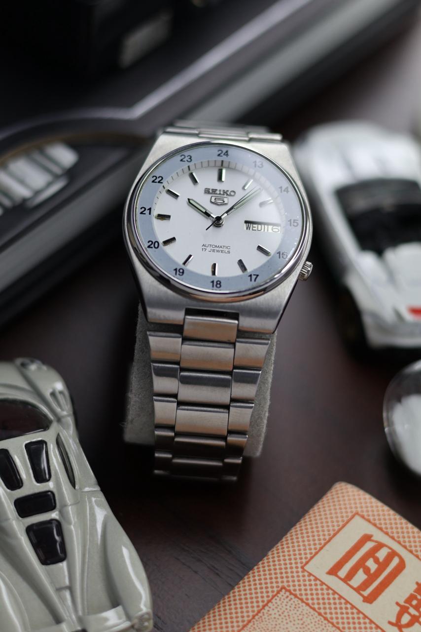 (Super Rare) 1981 Seiko 5 Railway Time White Dial - Automatic Vintage Watch (Pre Owned) - SE542