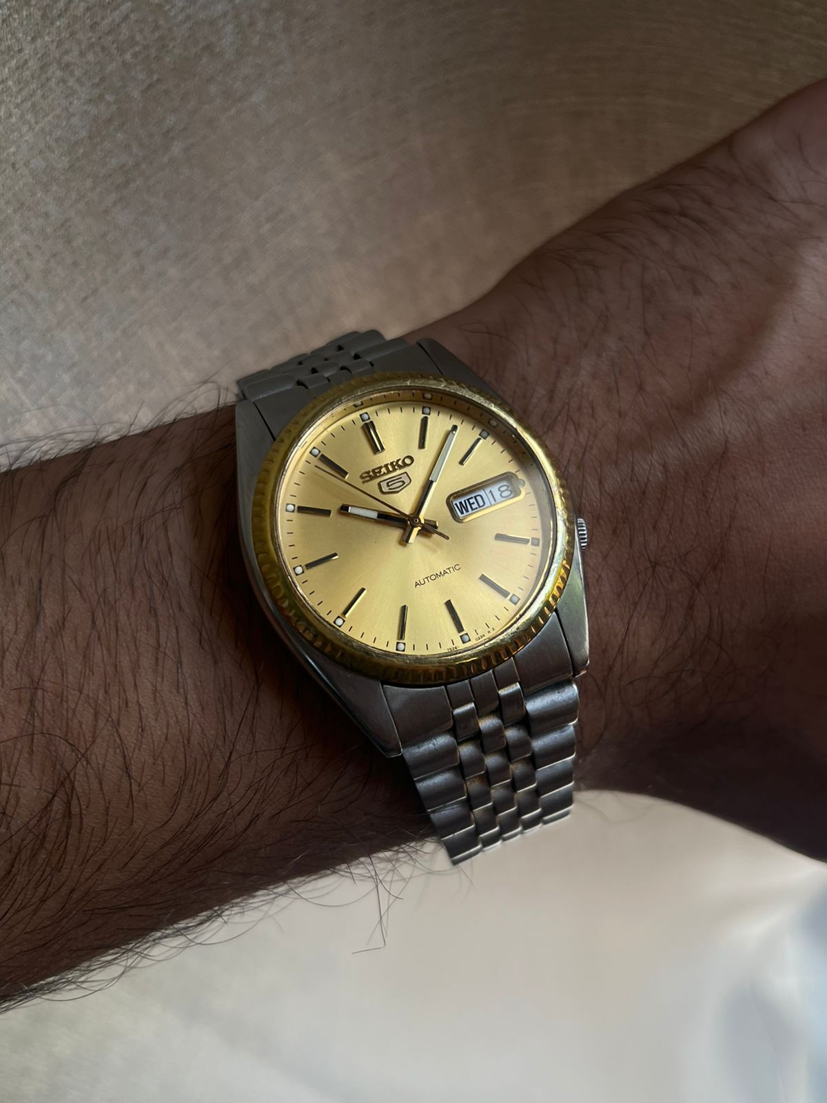 (Super Rare) Seiko 5 Two-Tone Champagne Dial with Fluted Bezel & Glass Back (Pre Owned)