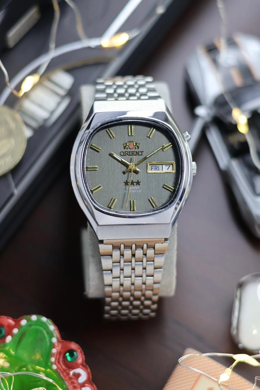 (Super Rare) Orient Tri-Star Crystal Grey TV Dial - Automatic Vintage Watch (Pre Owned) - SE553