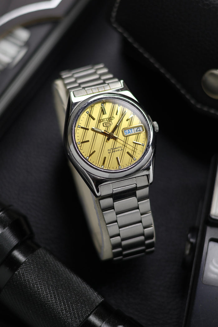 (Super Rare) Seiko 5 Gold Motif Dial with Glass Back - Automatic Vintage Watch (Pre Owned) - SE644