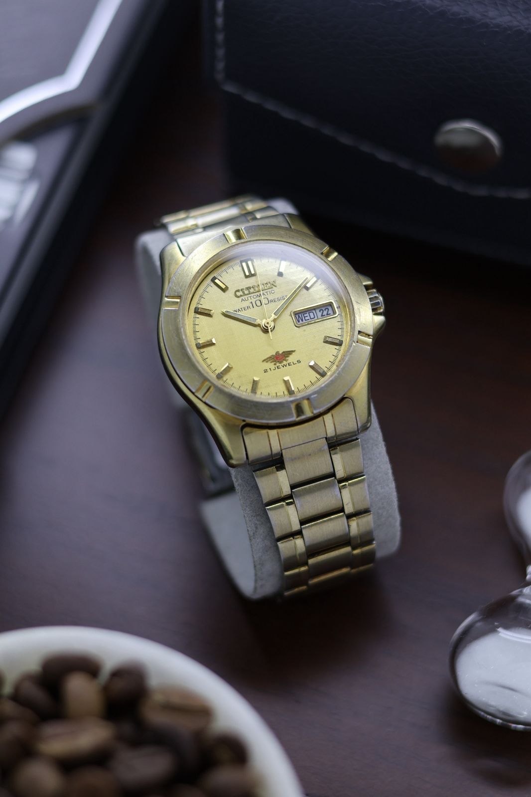 (Super Rare) Citizen Automatic 100M Champagne Dial with Glass Back - Automatic Vintage Watch (Pre Owned) - SE441