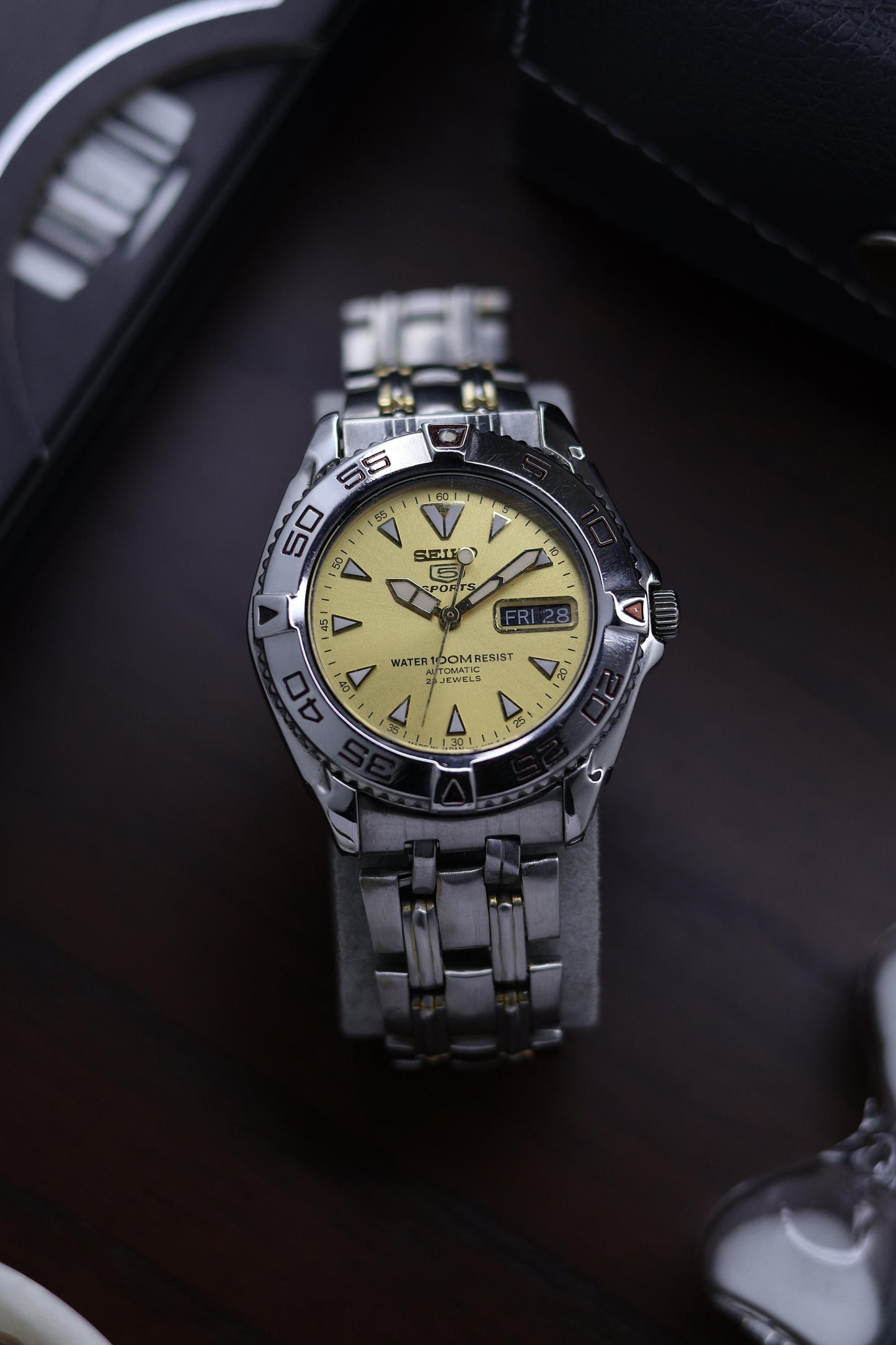 (Super Rare) Seiko 5 Diver Yellow Dial with Glass Back - Automatic Vintage Watch (Pre Owned) - A303