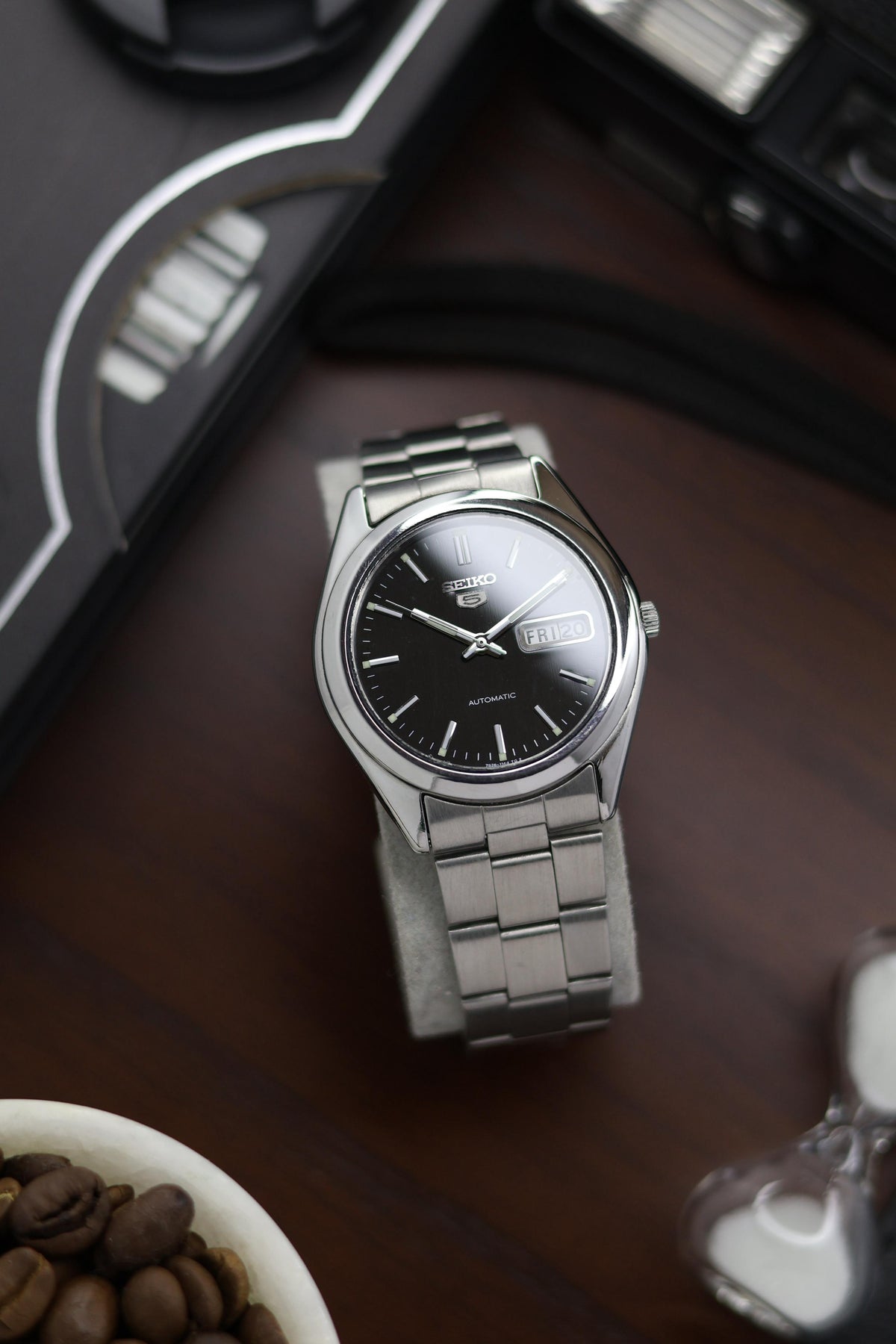 Seiko 5 Black Dial with Glass Back - Automatic Vintage Watch (Pre Owned) - A158