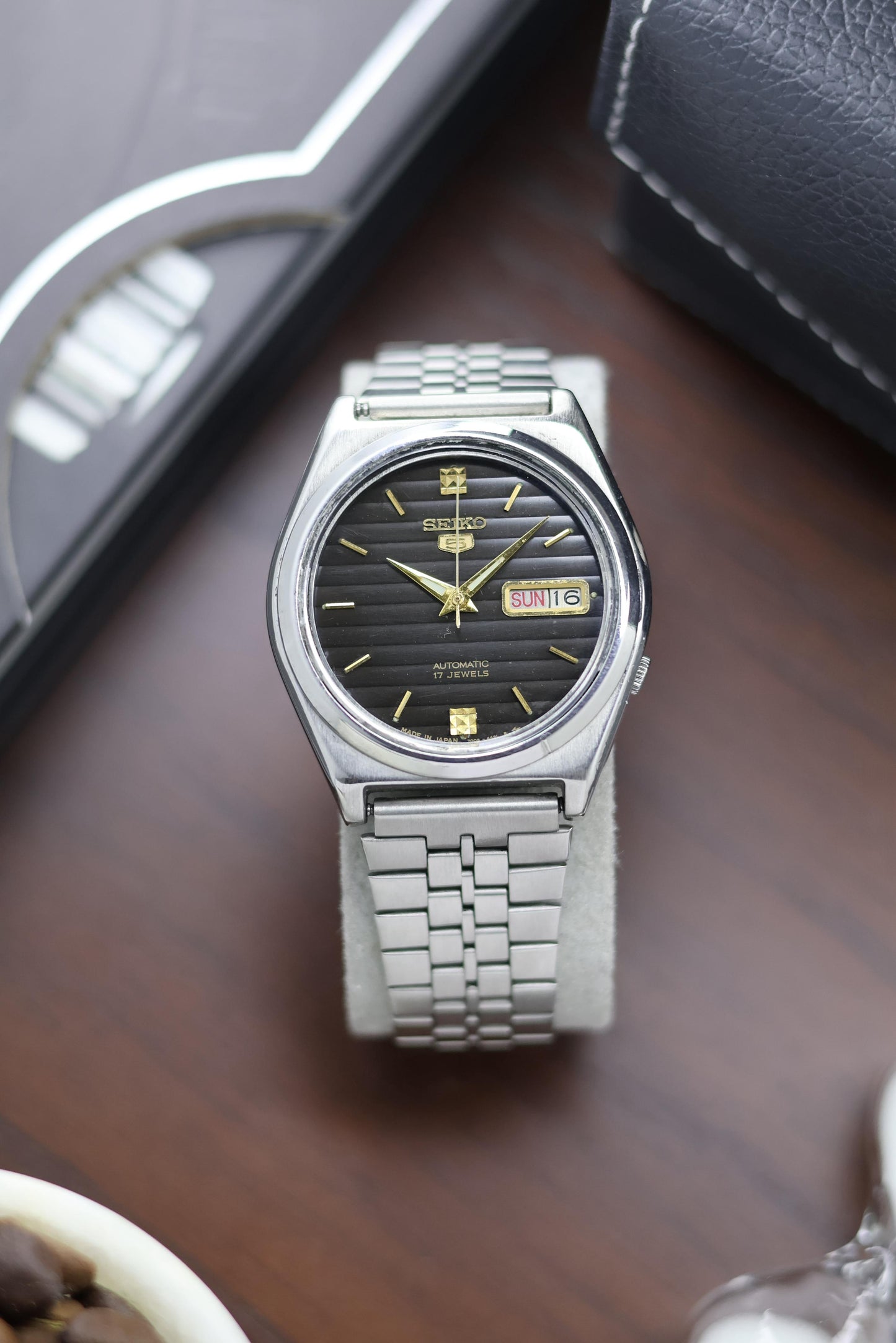 1980 Seiko 5 Black Lined Dial - Automatic Vintage Watch (Pre Owned) - A256