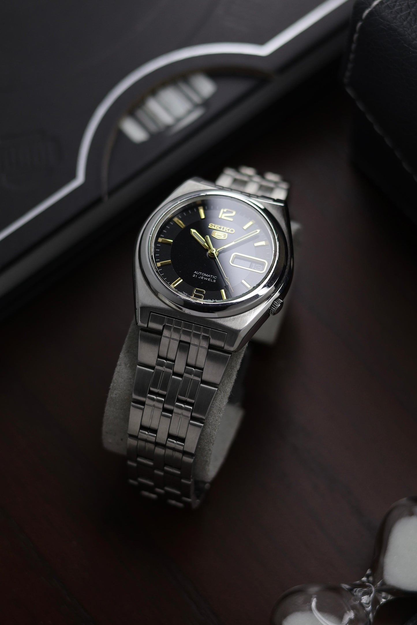 Seiko 5 Black Opaline Dial with Glass Back - Automatic Vintage Watch (Pre Owned) - A355