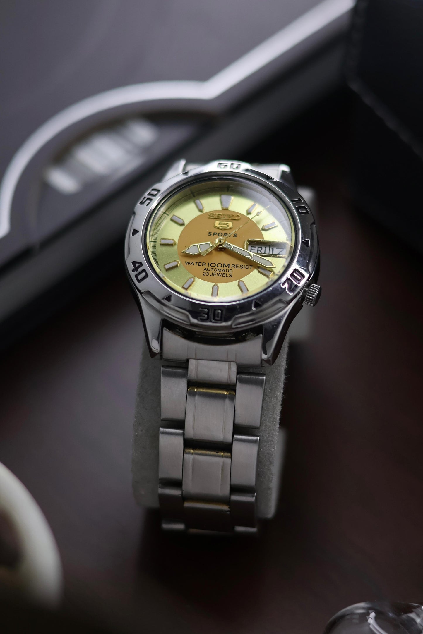(Super Rare) Seiko 5 Sports Diver 100M Yellow Motif Dial with Glass Back and Rotating Bezel - Automatic Vintage Watch (Pre Owned) - A311