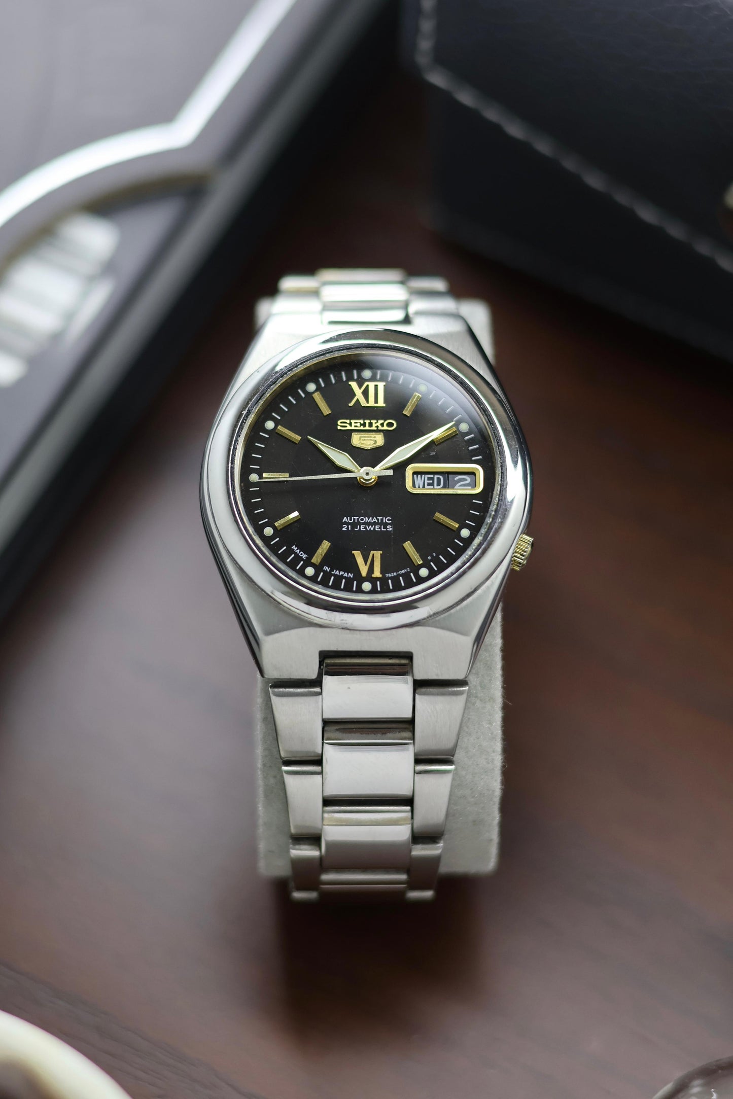 Seiko 5 Black Dial with Glass Back - Automatic Vintage Watch (Pre Owned) - A361