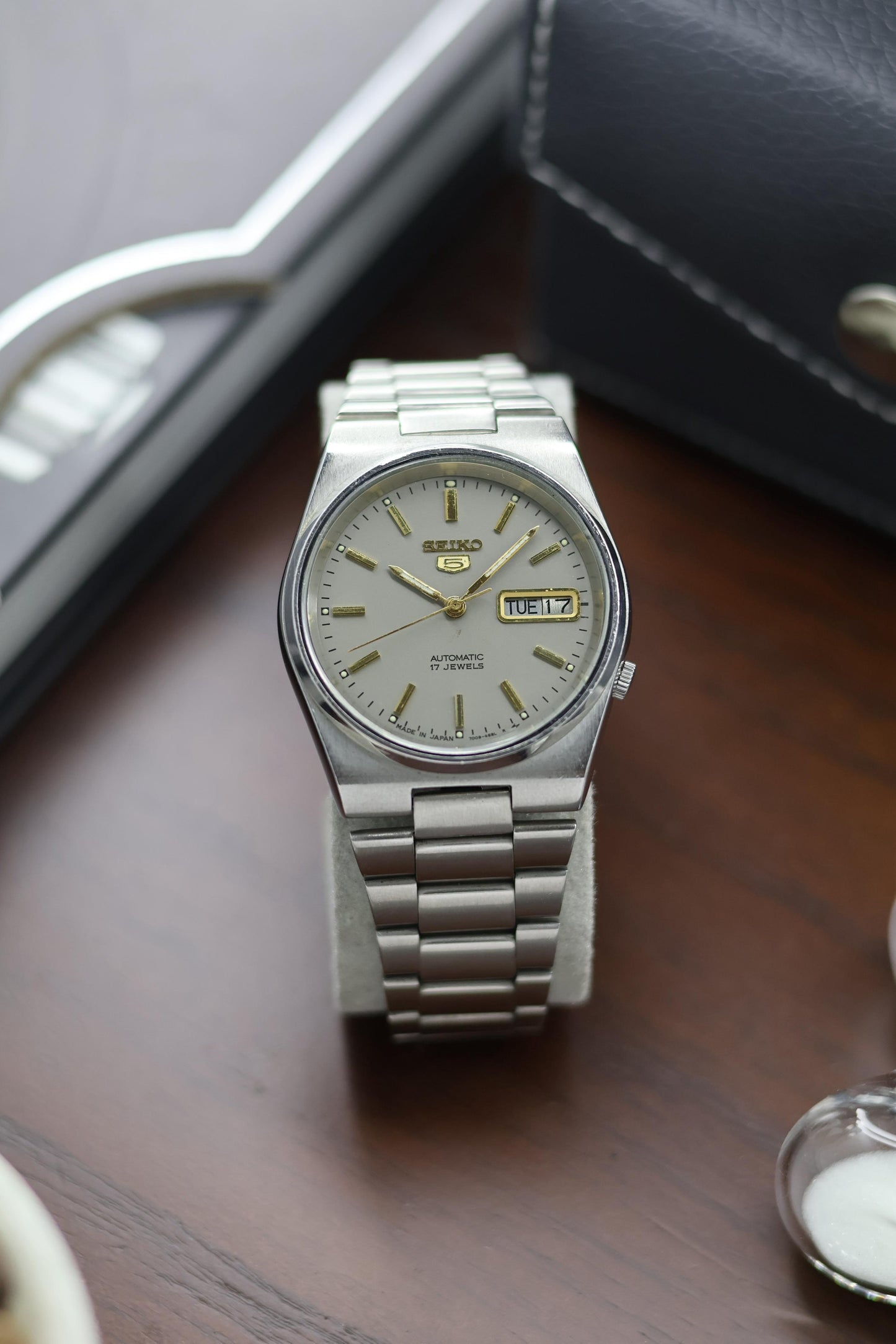 1983 Seiko 5 Grey Dial - Automatic Vintage Watch (Pre Owned) - A390