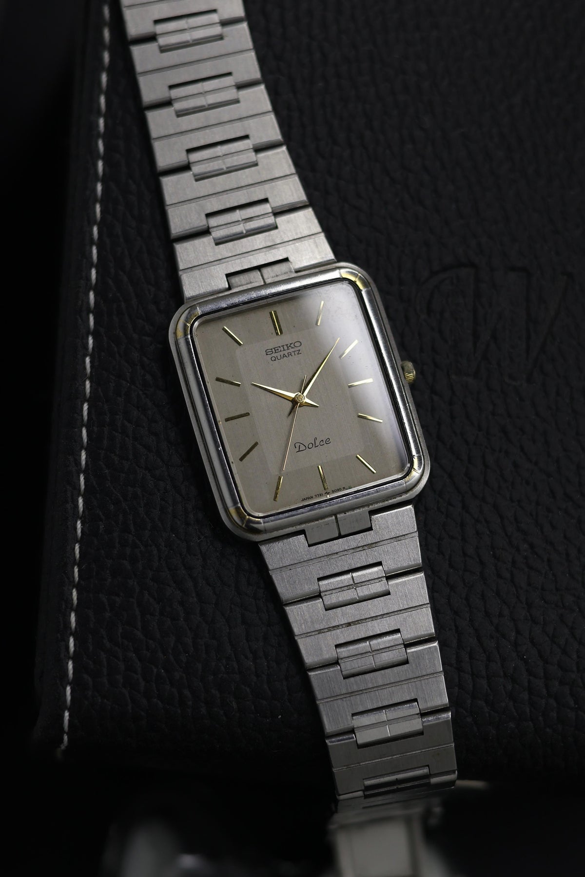 (JDM - Extremely Rare) 1982 Seiko Dolce Tank Silver Dial with Integrated Bracelet - Japanese Vintage Watch (Pre Owned) - SE790