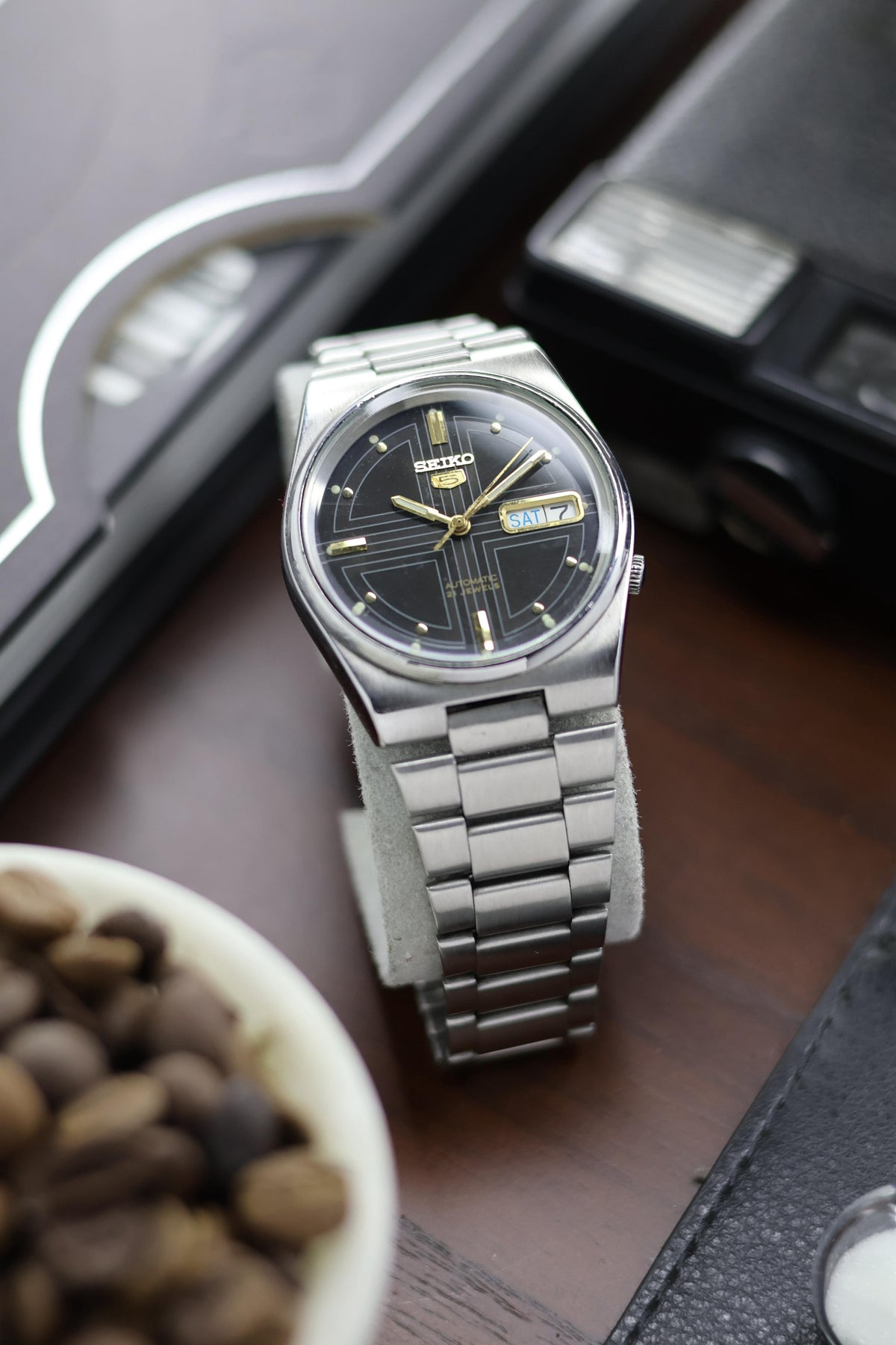 1997 Seiko 5 Navy Blue Motif Dial - Automatic Vintage Watch (Pre Owned) - A168