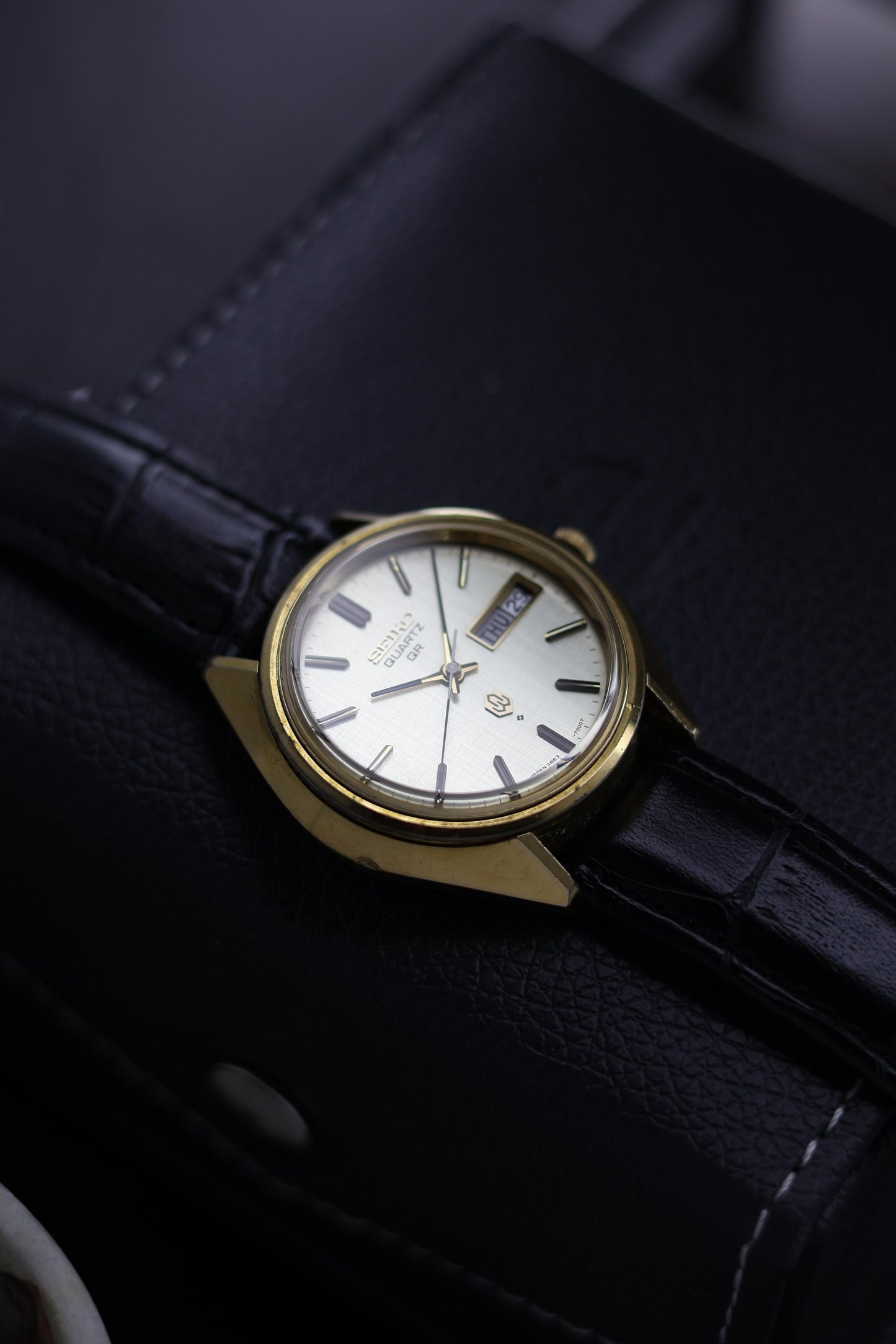 (JDM - Extremely Rare) 1983 Seiko QR Linen Dial with Gold Plated Case - Quartz Vintage Watch (Pre Owned) - A230