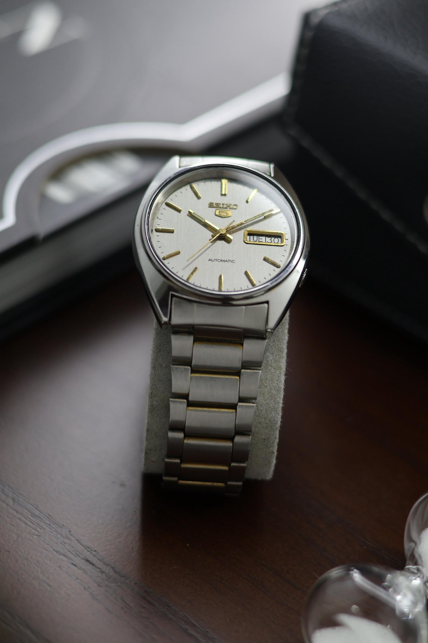 1982 Seiko 5 Grey Dial - Automatic Vintage Watch (Pre Owned) - A378