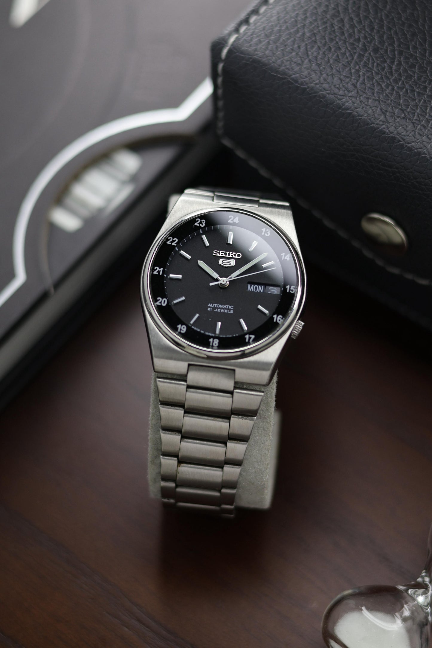 Seiko 5 Black Railway Time Dial with Glass Back - Automatic Vintage Watch (Pre Owned) - A251