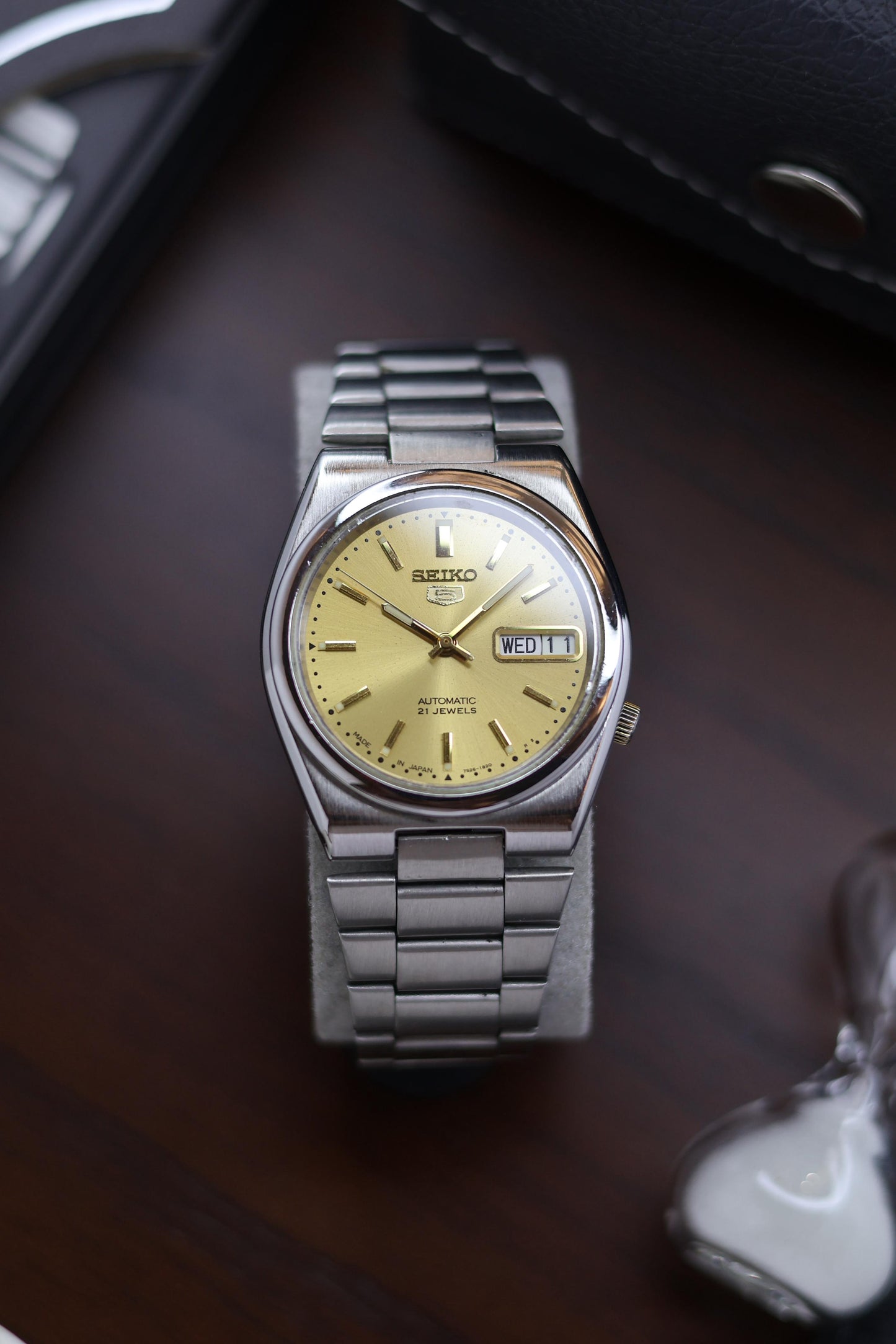 Seiko 5 Gold Sunray Dial - Automatic Vintage Watch (Pre Owned) - A271