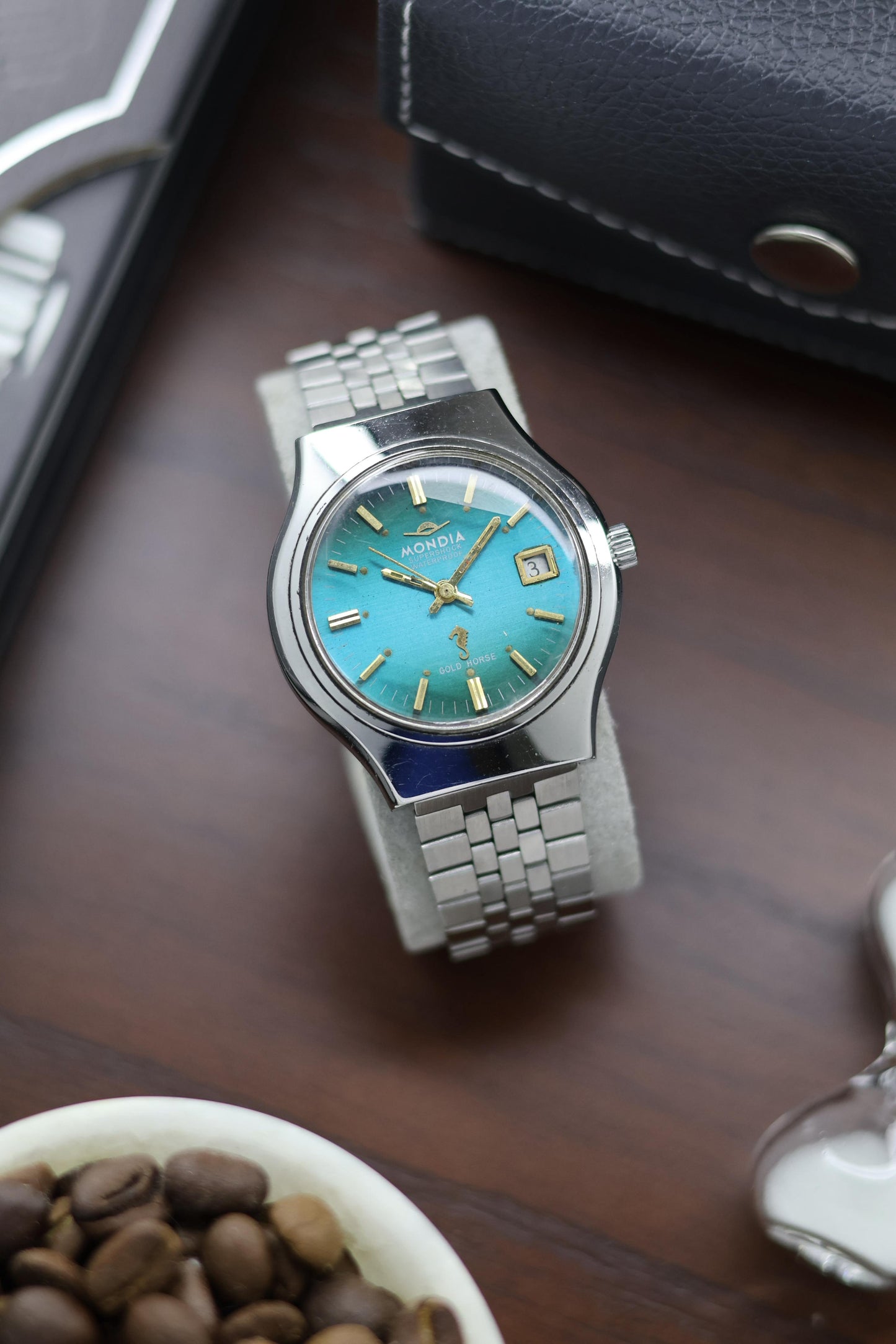 (Super Rare) Mondia GOLD HORSE Blue Dial - Swiss Vintage Watch (Pre Owned) - A338
