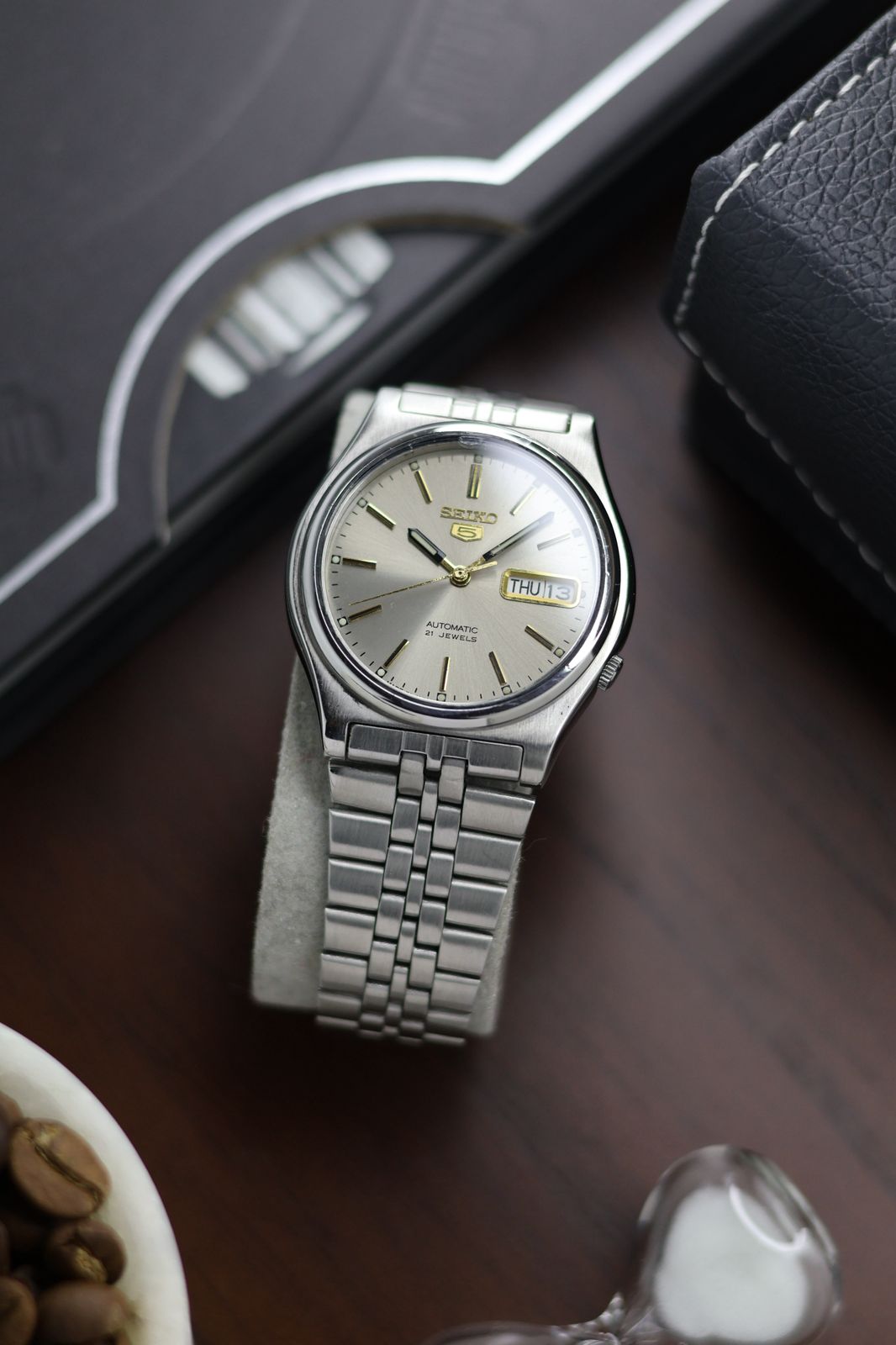 Seiko 5 Silver Sunray Dial - Automatic Vintage Watch (Pre Owned) - SE452