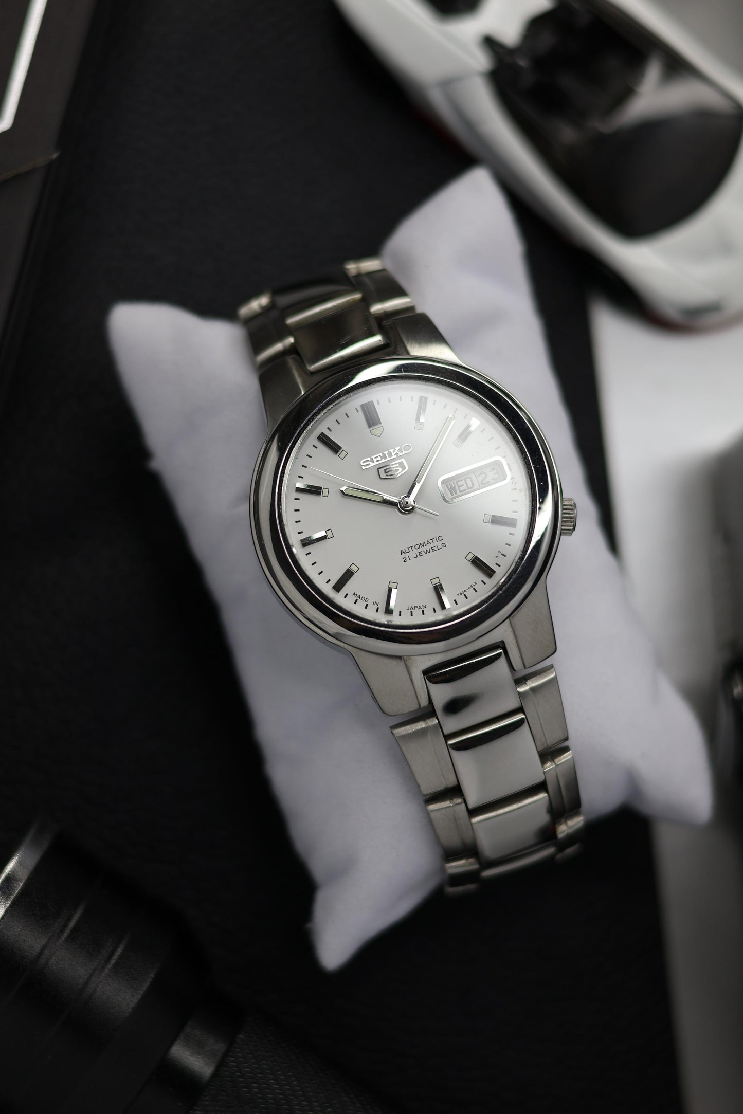 Seiko 5 White Dial with Glass Back (Pre Owned)